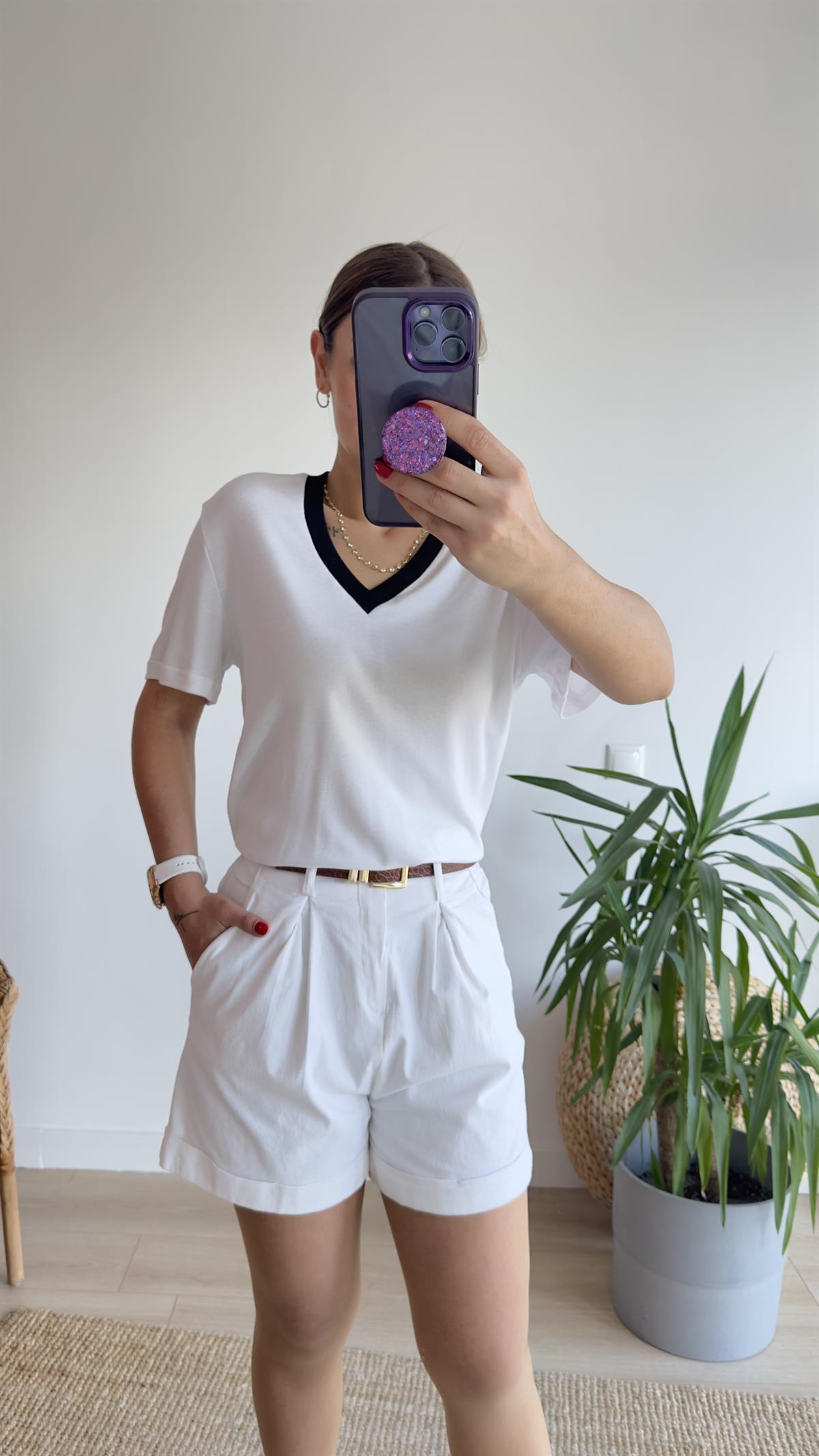 Beyaz V Yaka Massi Tshirt