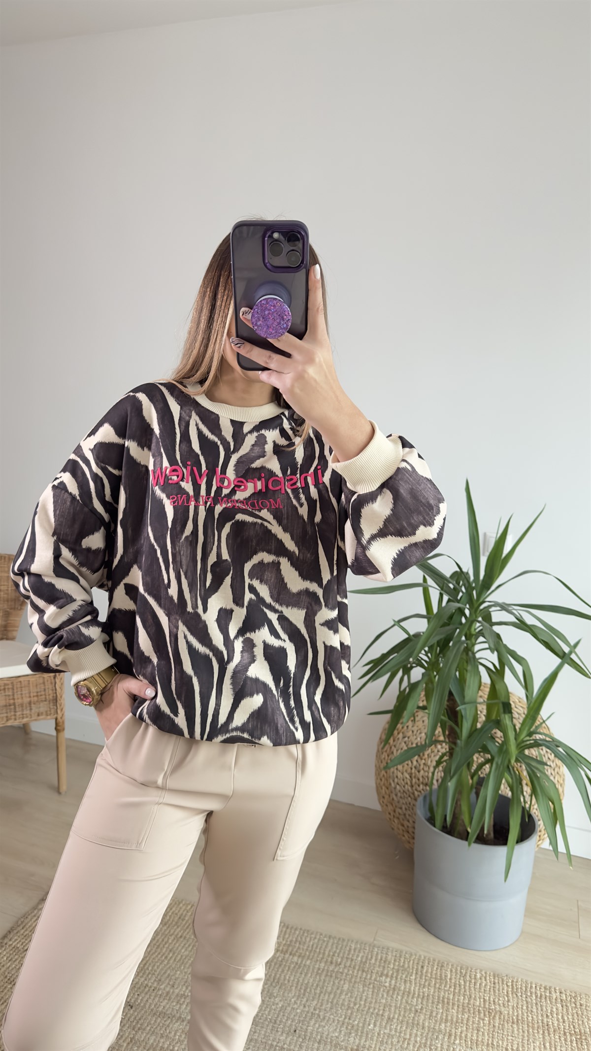 Kırmızı Nakış Yazılı Zebra Desenli Sweat