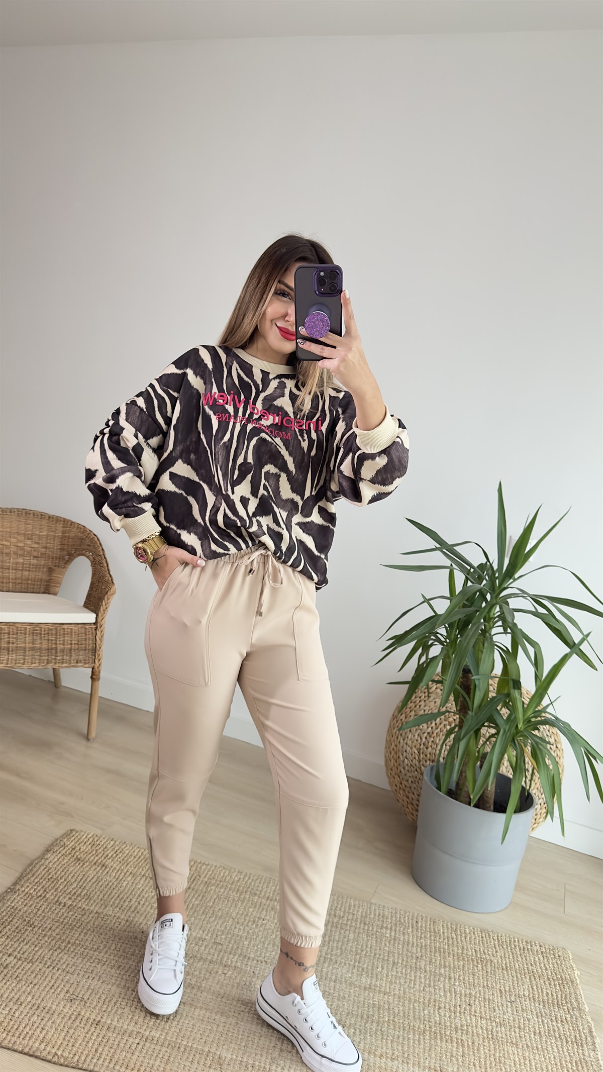 Kırmızı Nakış Yazılı Zebra Desenli Sweat