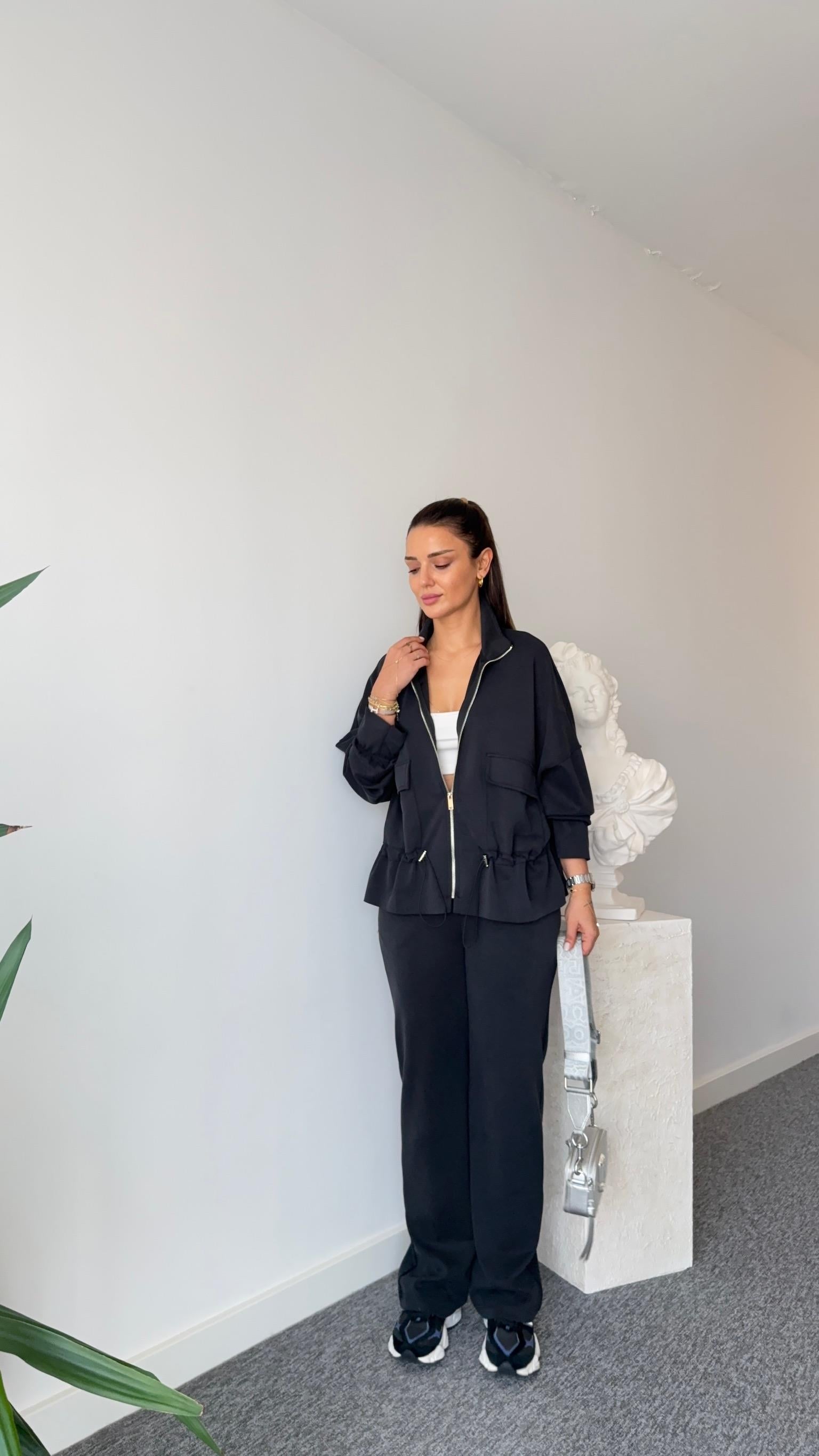 Lilda Cep Detaylı Siyah Modal Takım