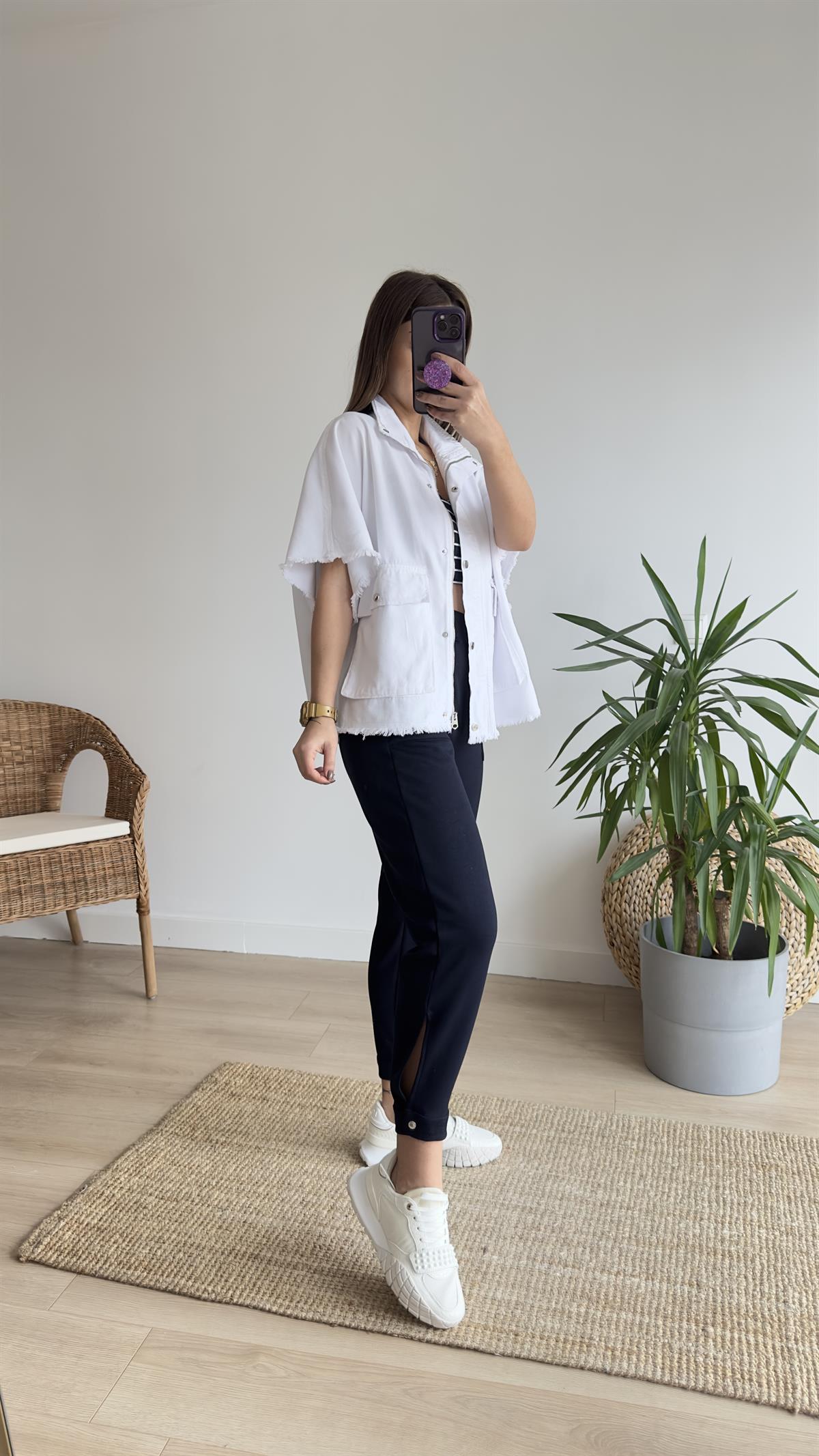 Cepli Oversize Beyaz Yelek