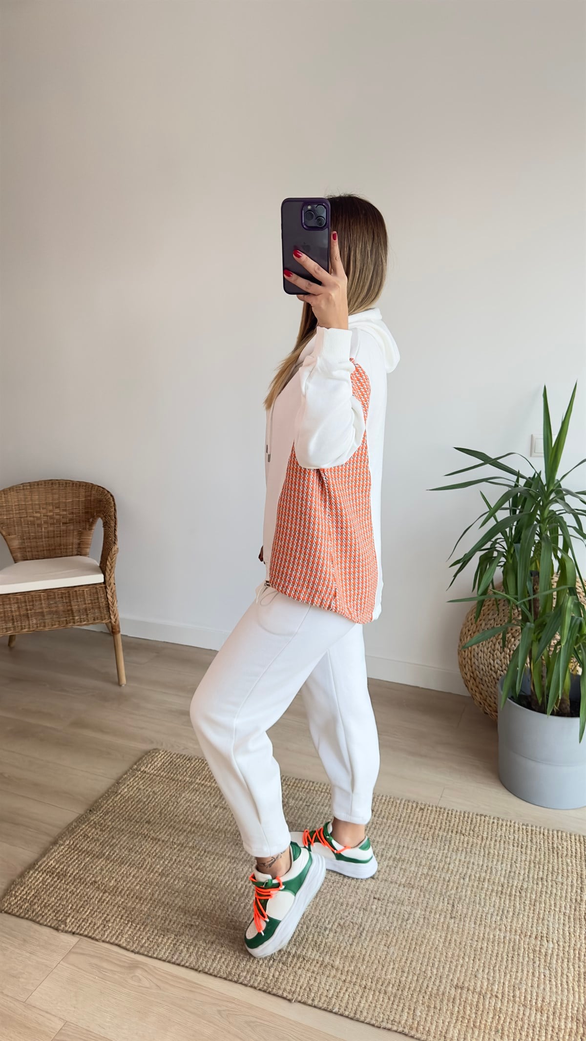 Yanları Turuncu Ekoseli Kapüşonlu Sweat