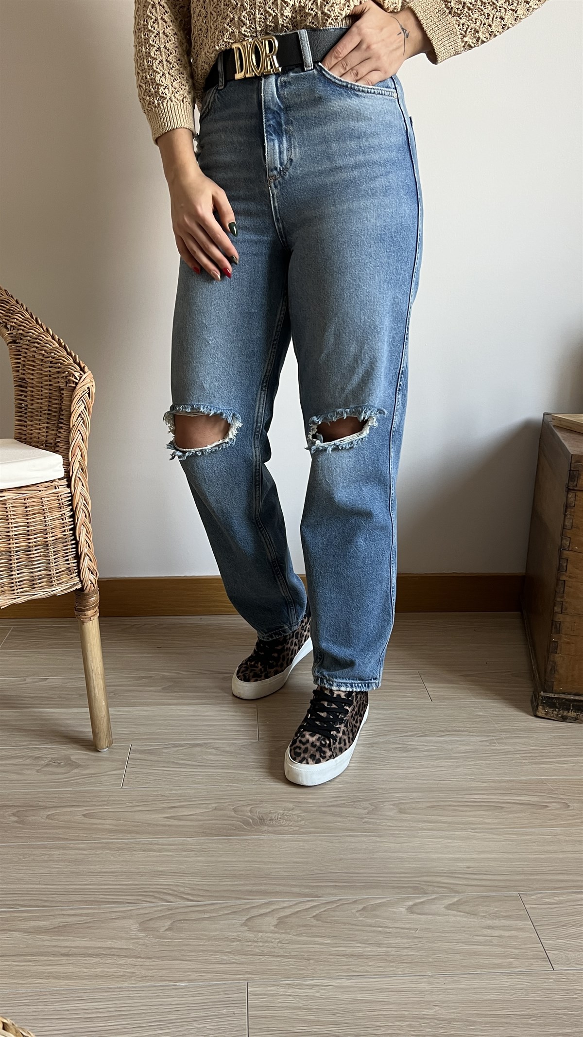  Yırtık Detaylı Jean