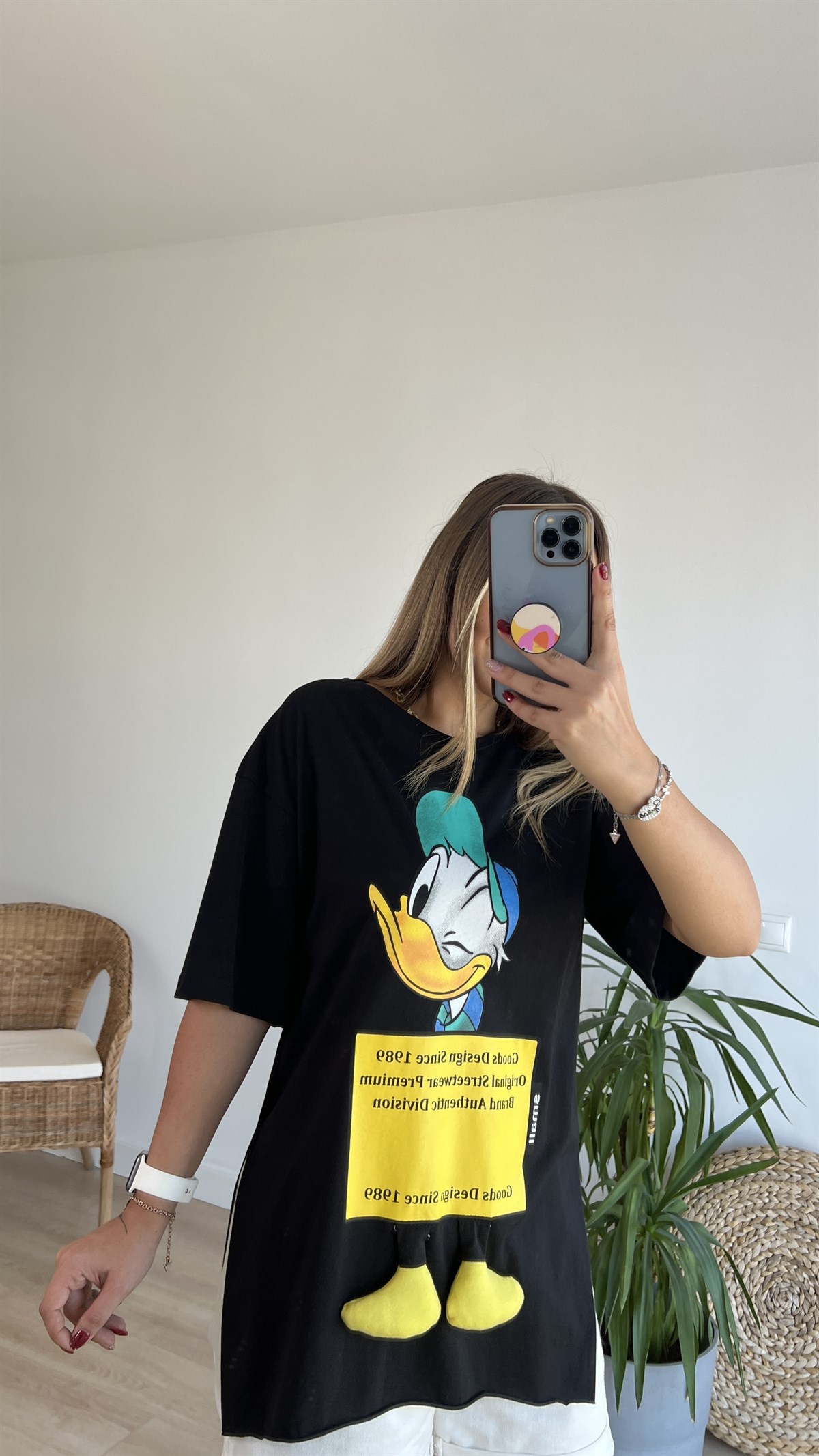 Donald Duck Baskı Aksesuar Detaylı Siyah Tshirt