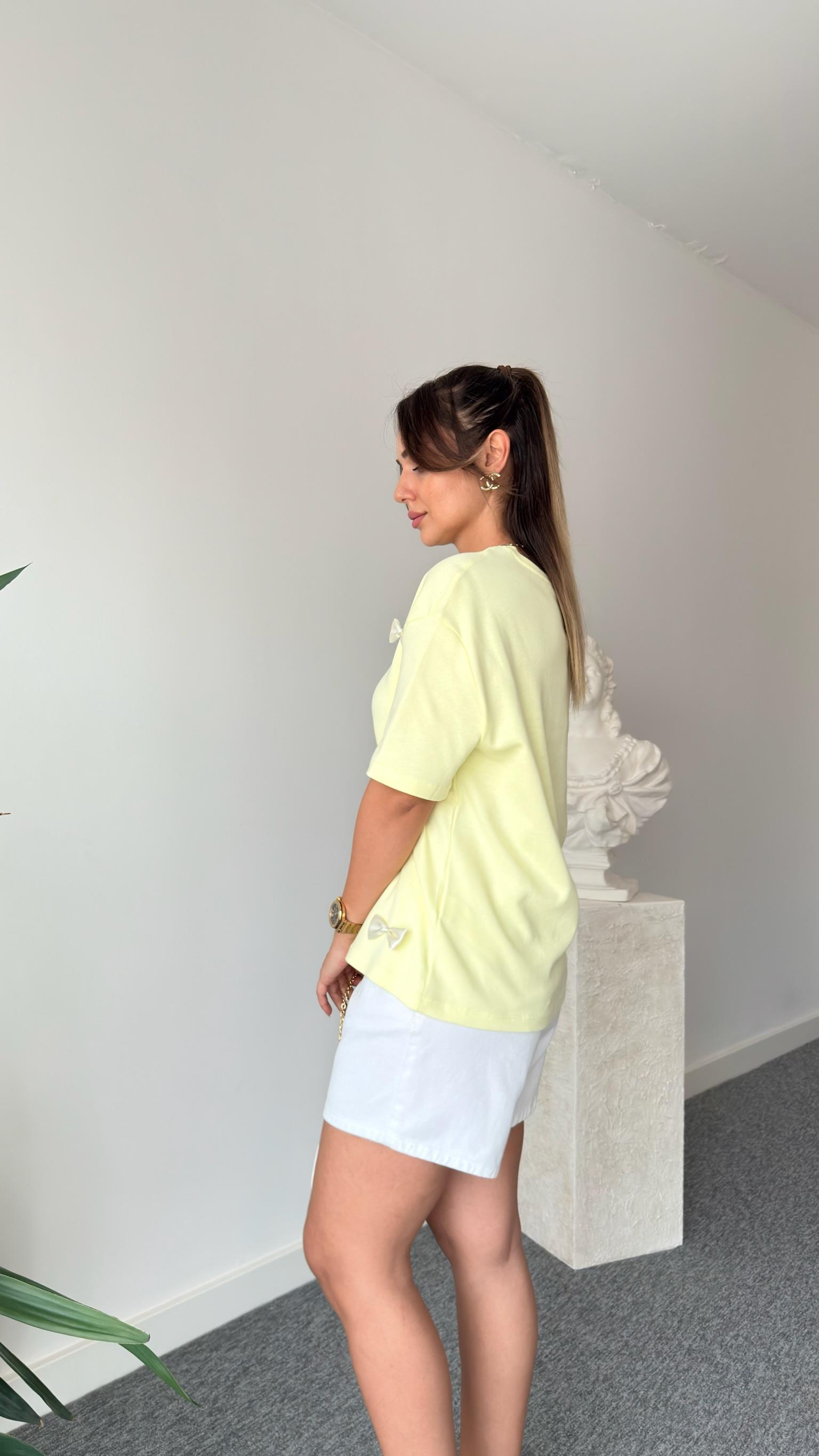 Fiyonk Detaylı Sarı Tshirt