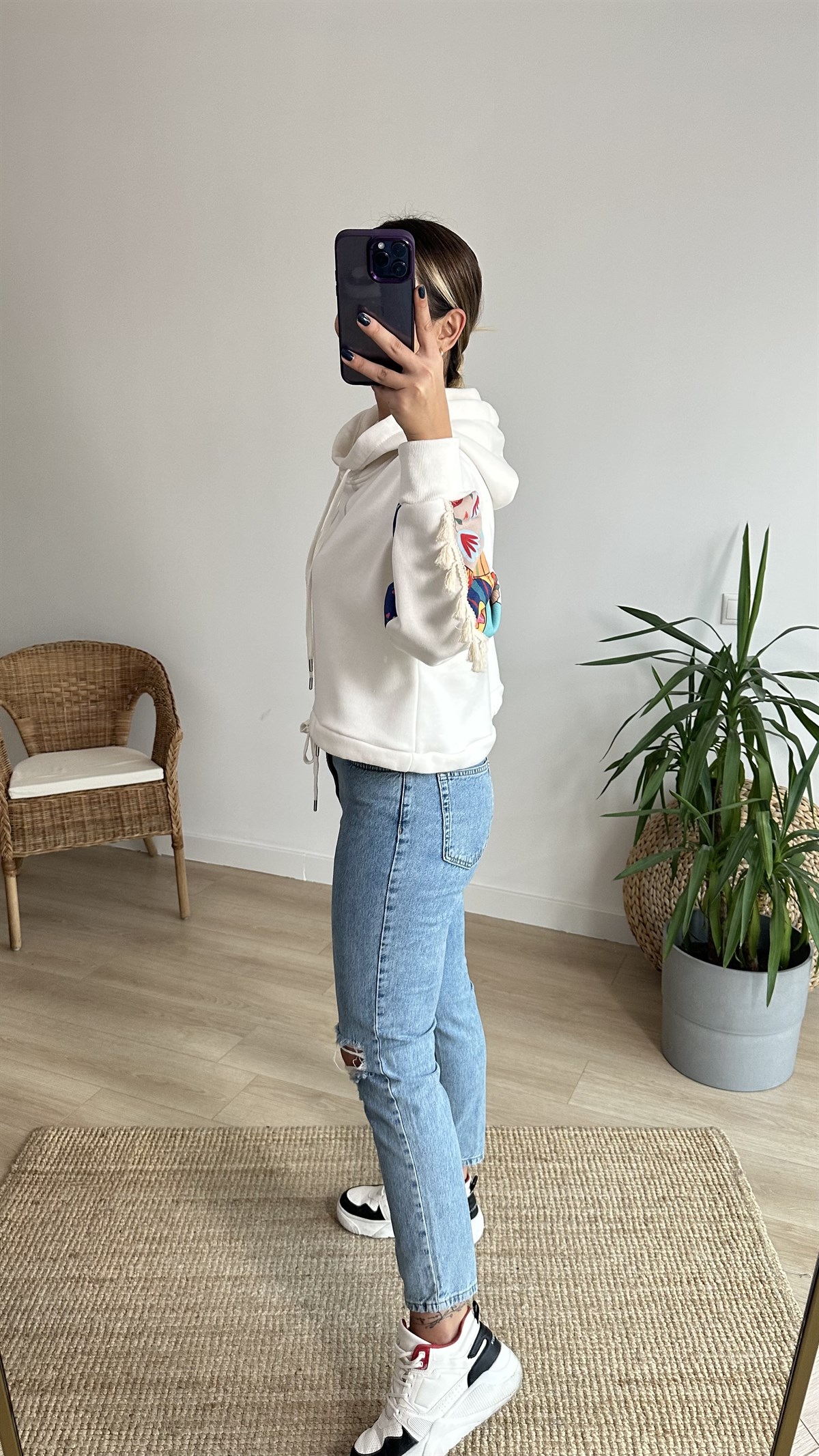 Kolları Baskılı Beyaz Şardonlu Sweat