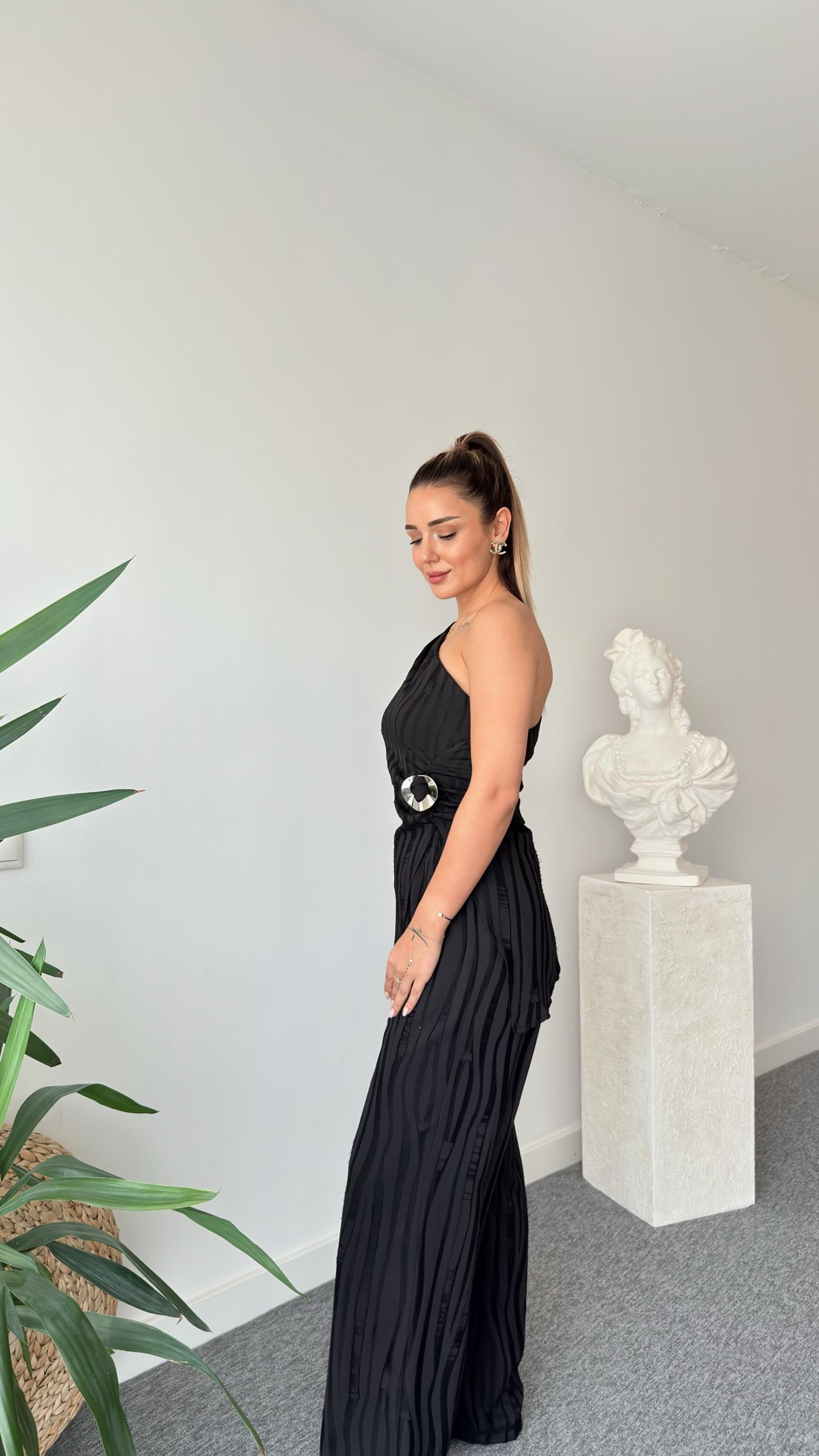 Kolsuz Usez Siyah Bluz Pantolon Takım