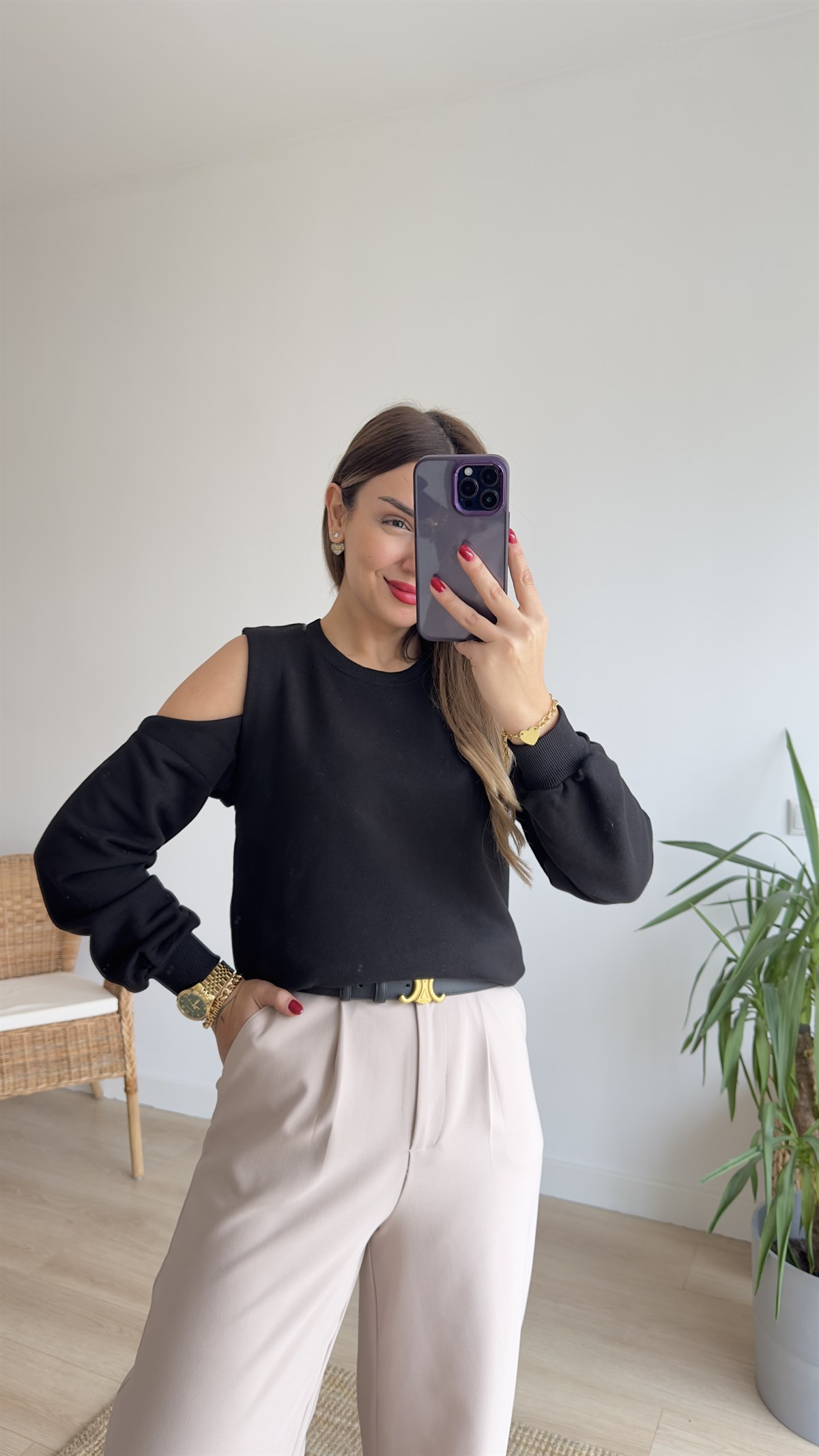 Omuzları Açık Siyah Sweat