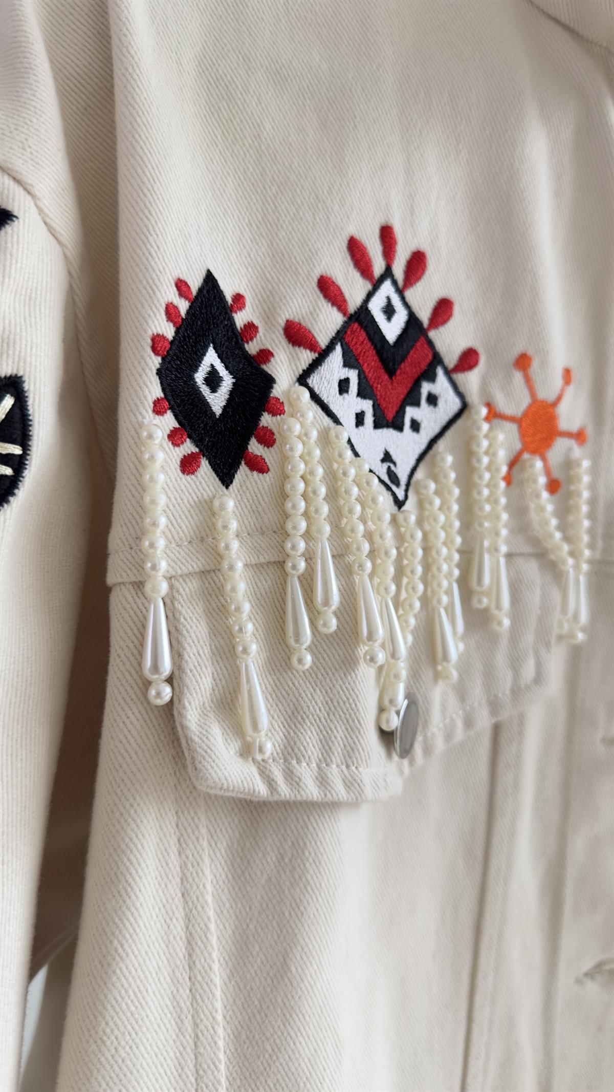 Nakış Aplike Detaylı Gabardin Ceket