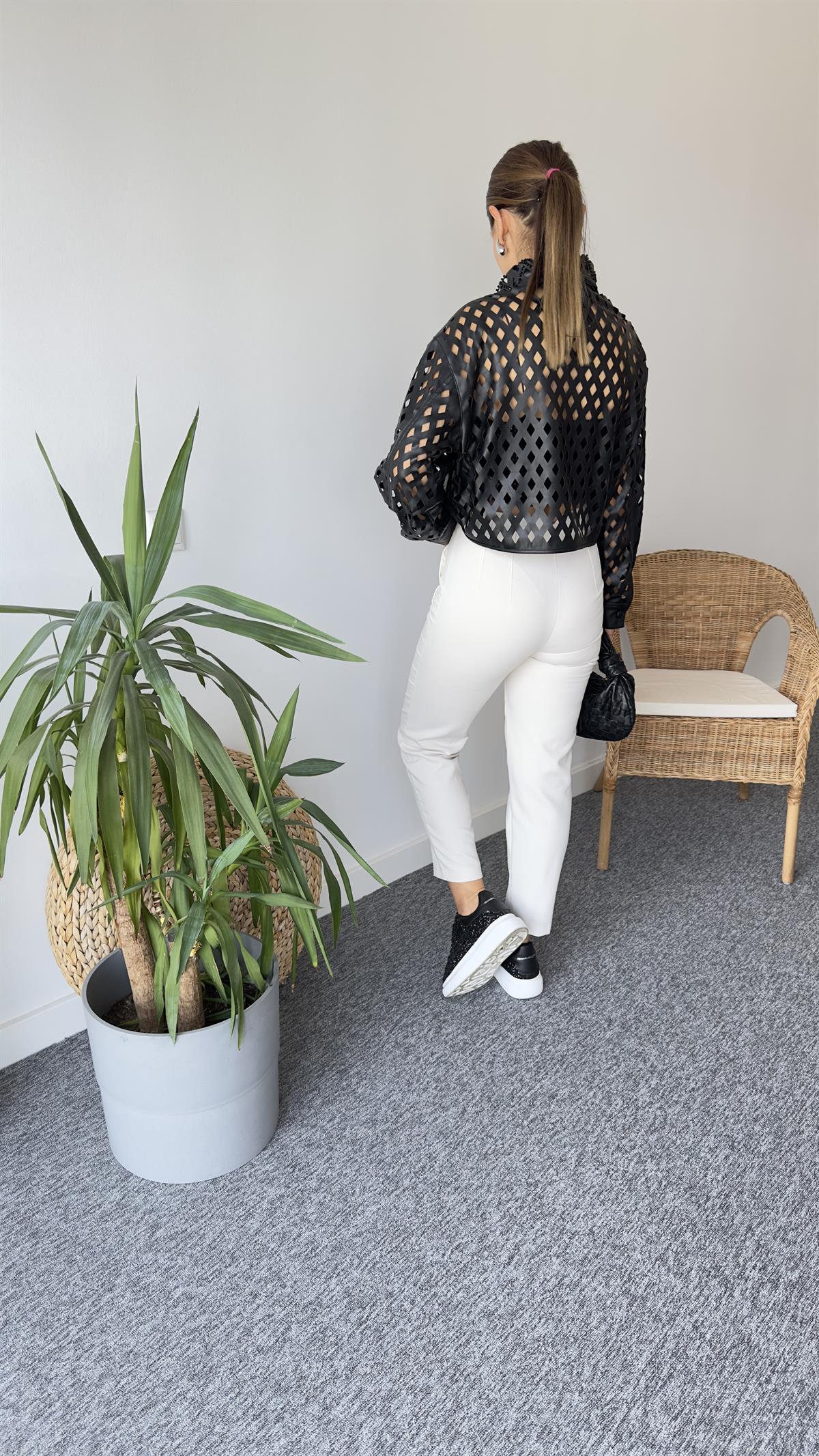 Nora Marka Model Taşlı Deri Gömlek