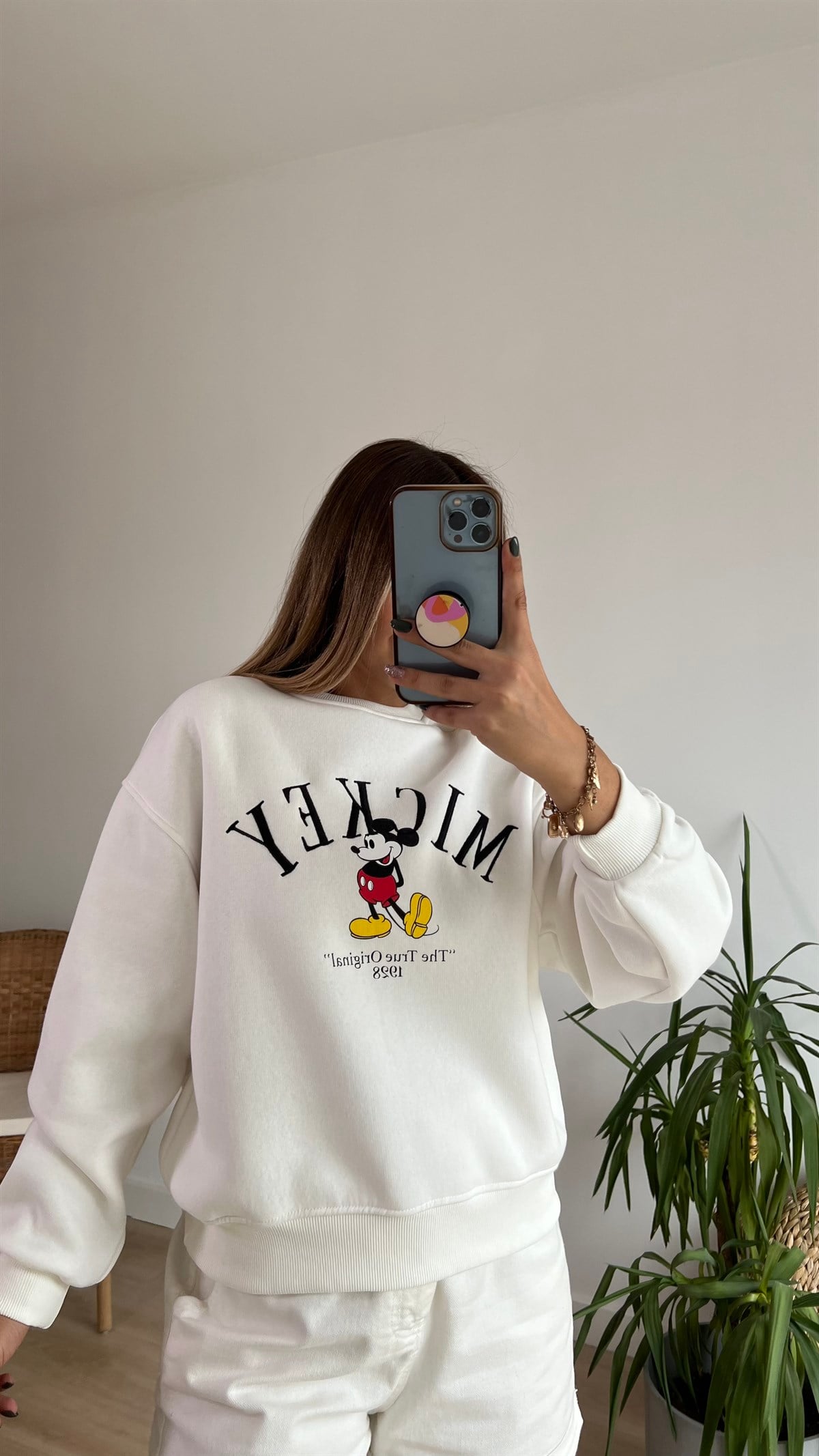 Mickey İşlemeli Beyaz Sweatshirt
