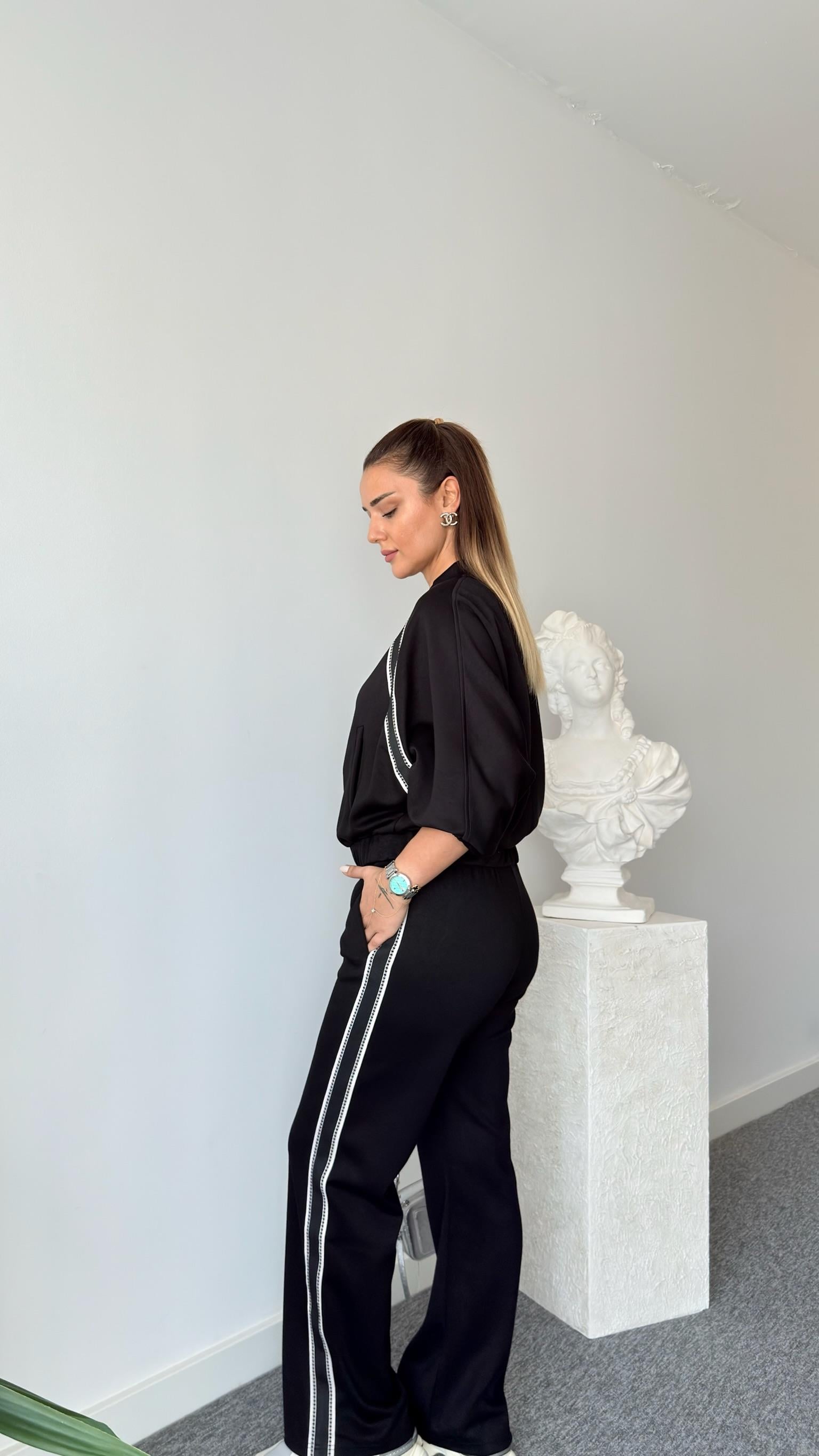 Siyah Oys Model Şerit Detaylı Modal Takım