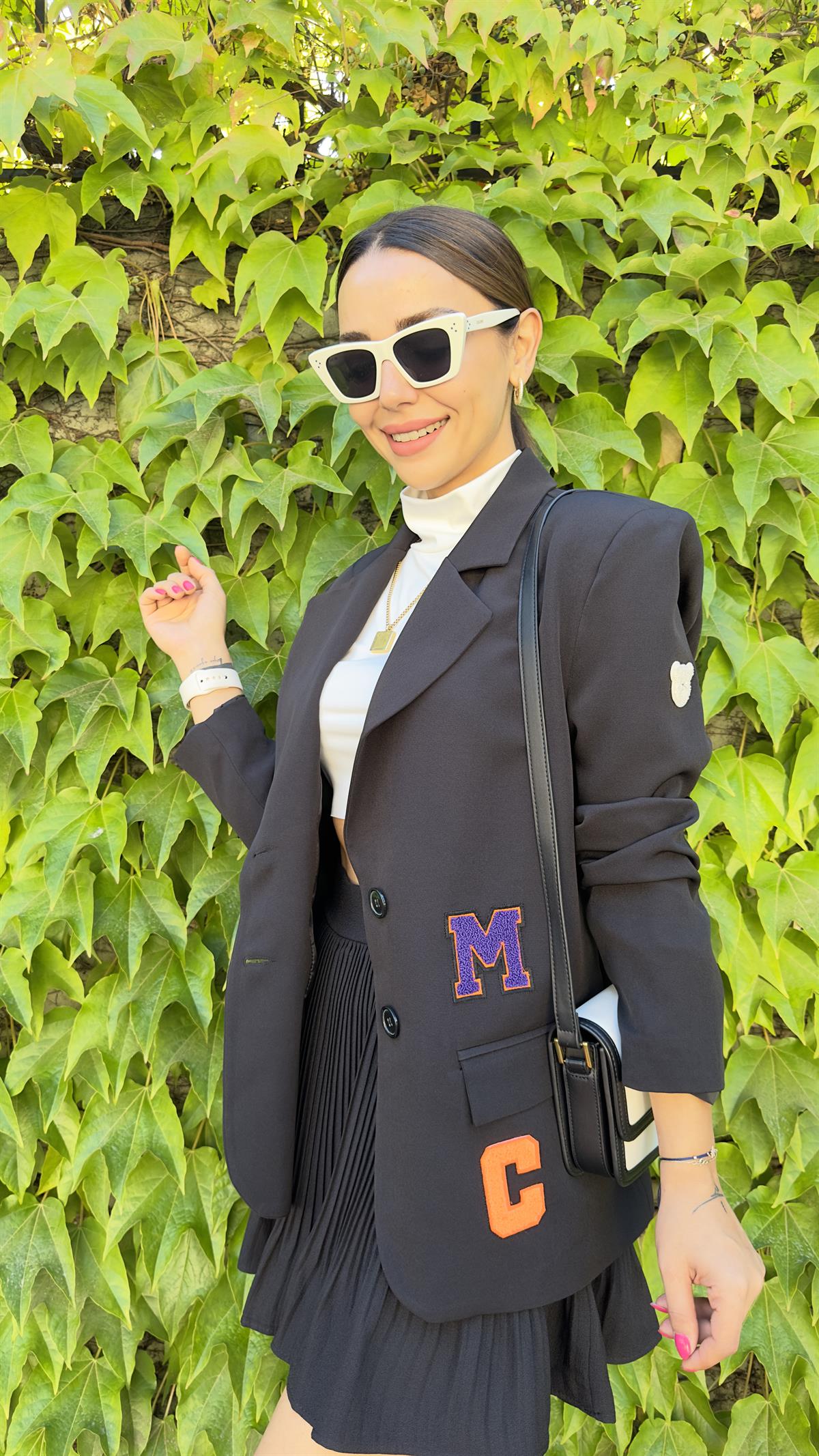 Harf İşlemeli Siyah Blazer Ceket