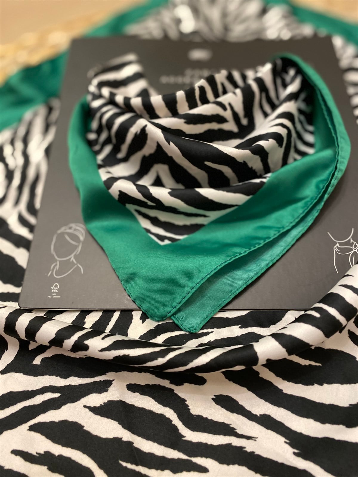 Orjinal Marka Zebra Desenli Fular