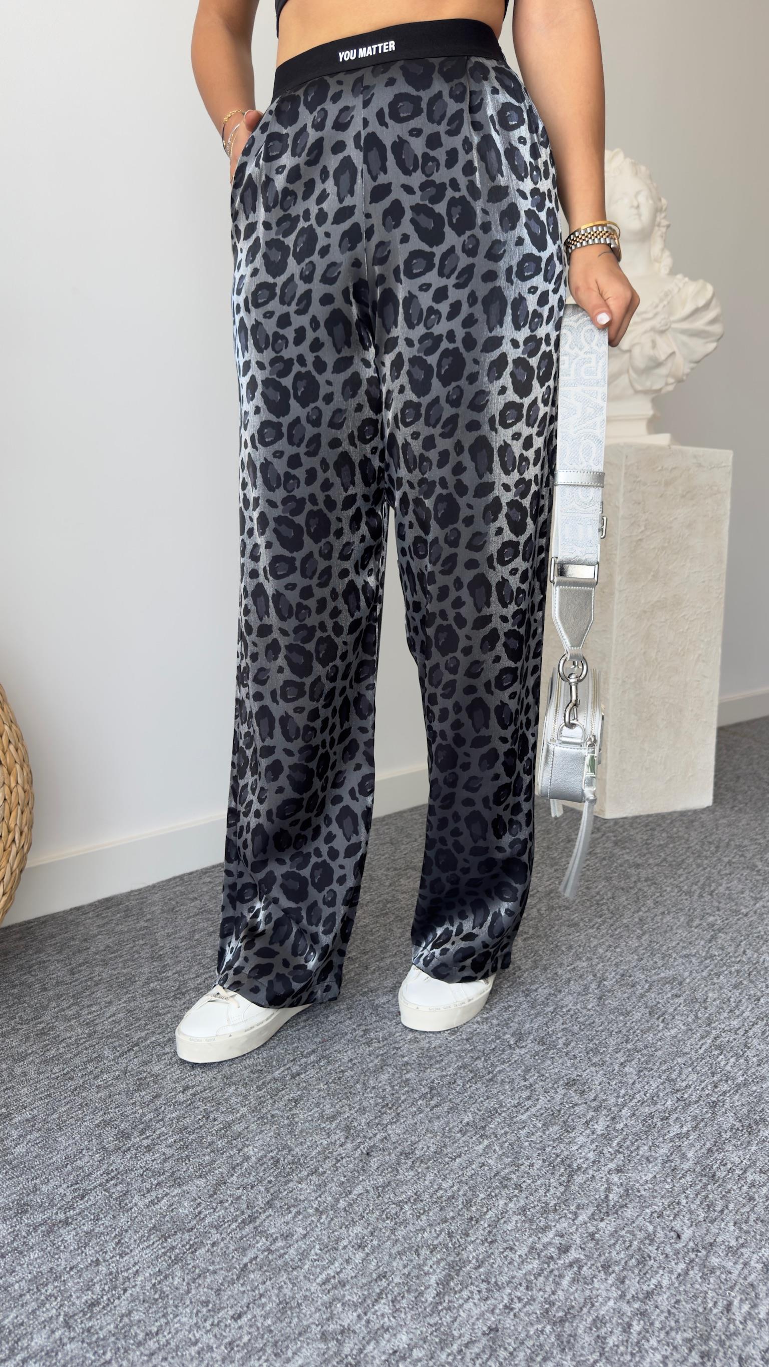 Gri Leopar Desenli Bel Lastikli Pantolon