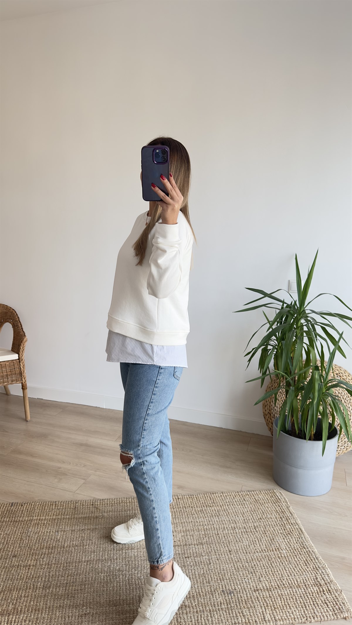 Çizgili Gömlek Detaylı Beyaz Sweat