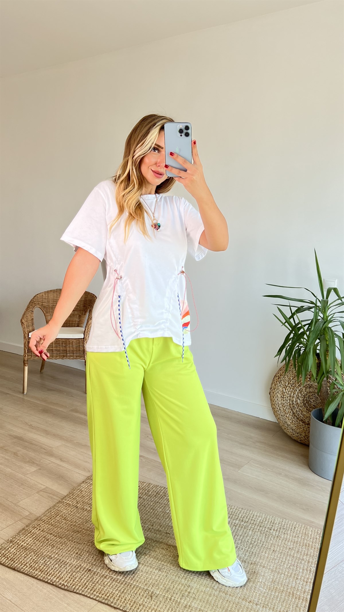 Twist Model Tasarım Beyaz Tshirt