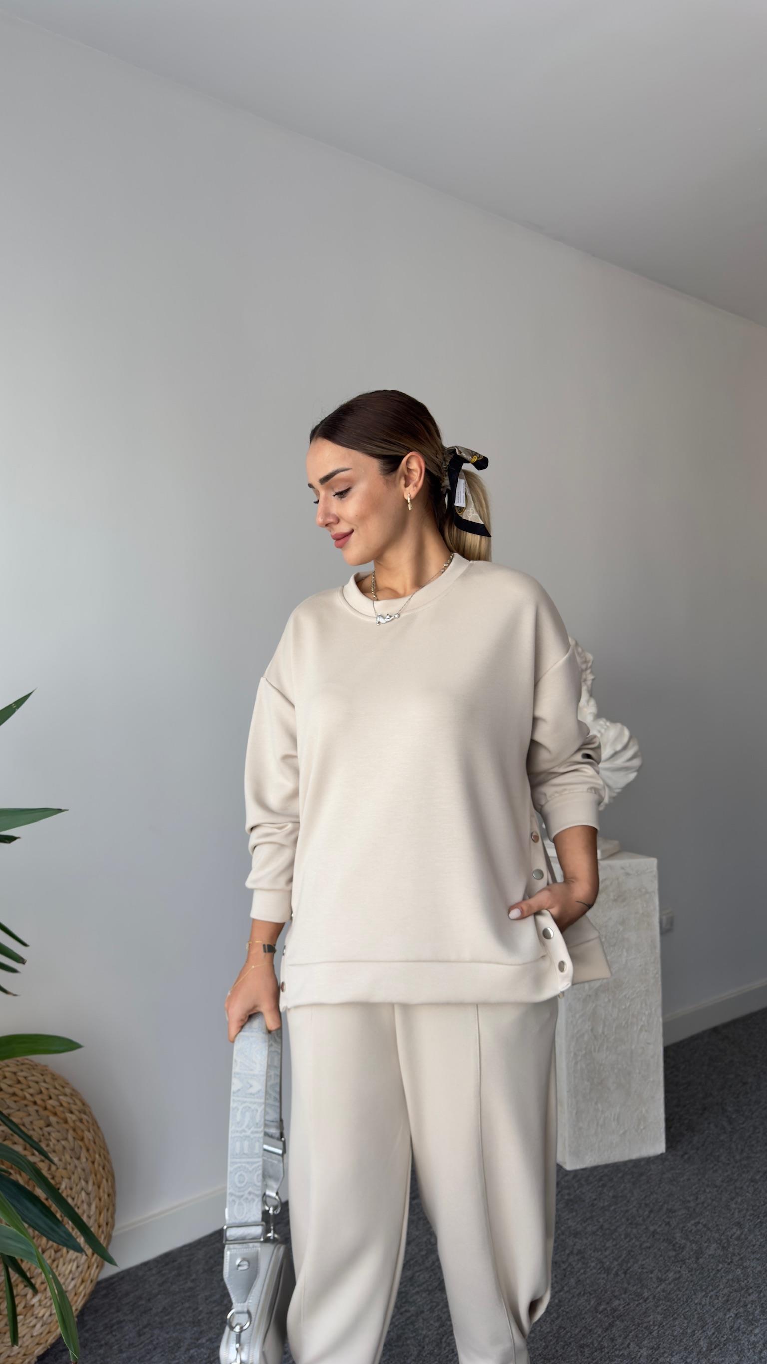 Miele Yanlar Düğmeli Modal Bej Takım