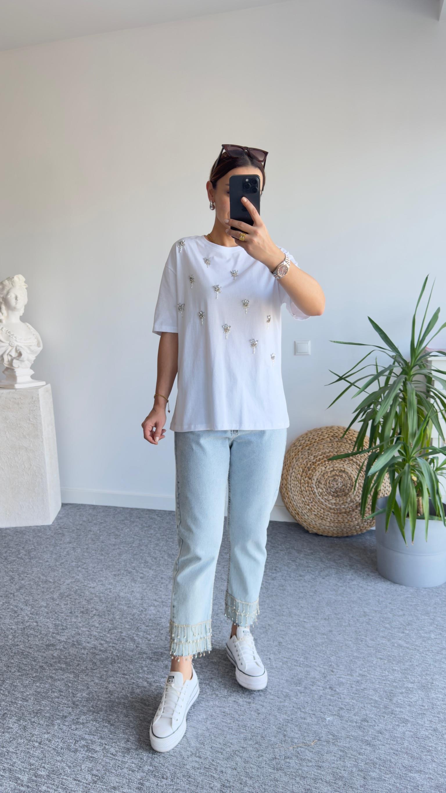 Mint Taş Detaylı Beyaz Tshirt