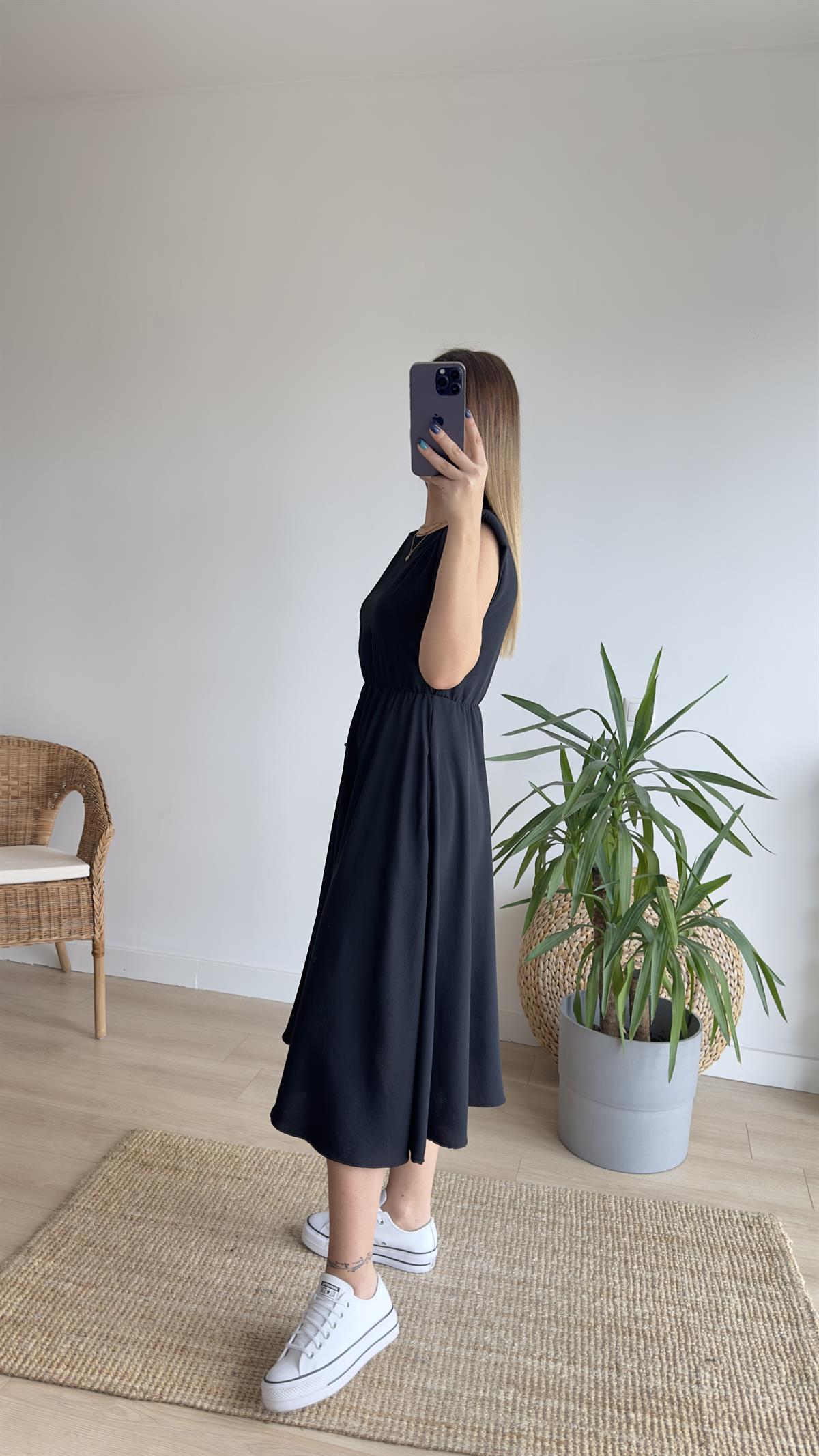Beli Lastikli Vatkalı Siyah Basic Elbise 
