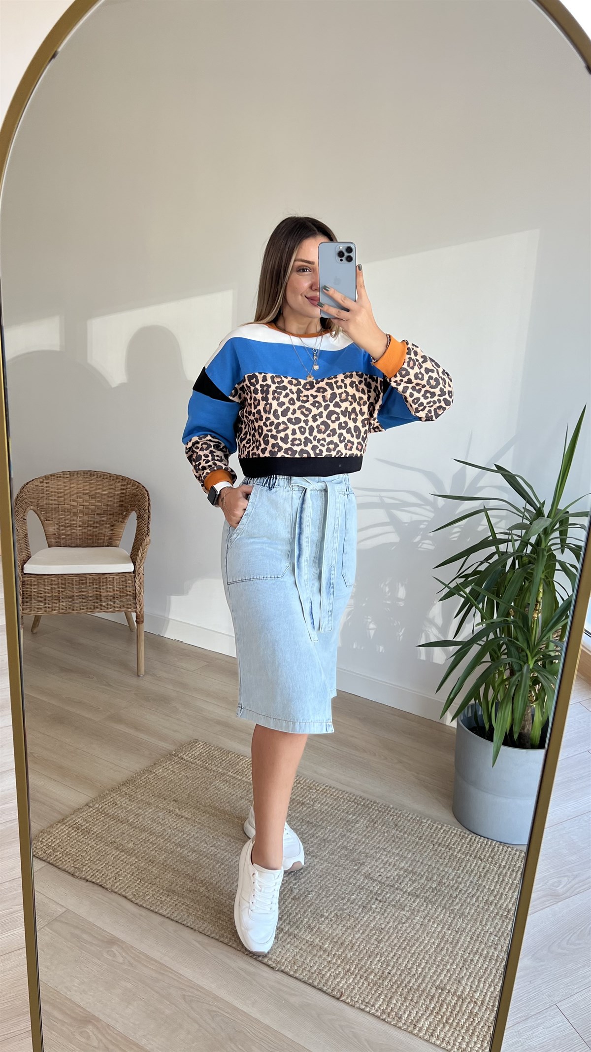 Mavi Şerit Detaylı Leopar Sweat