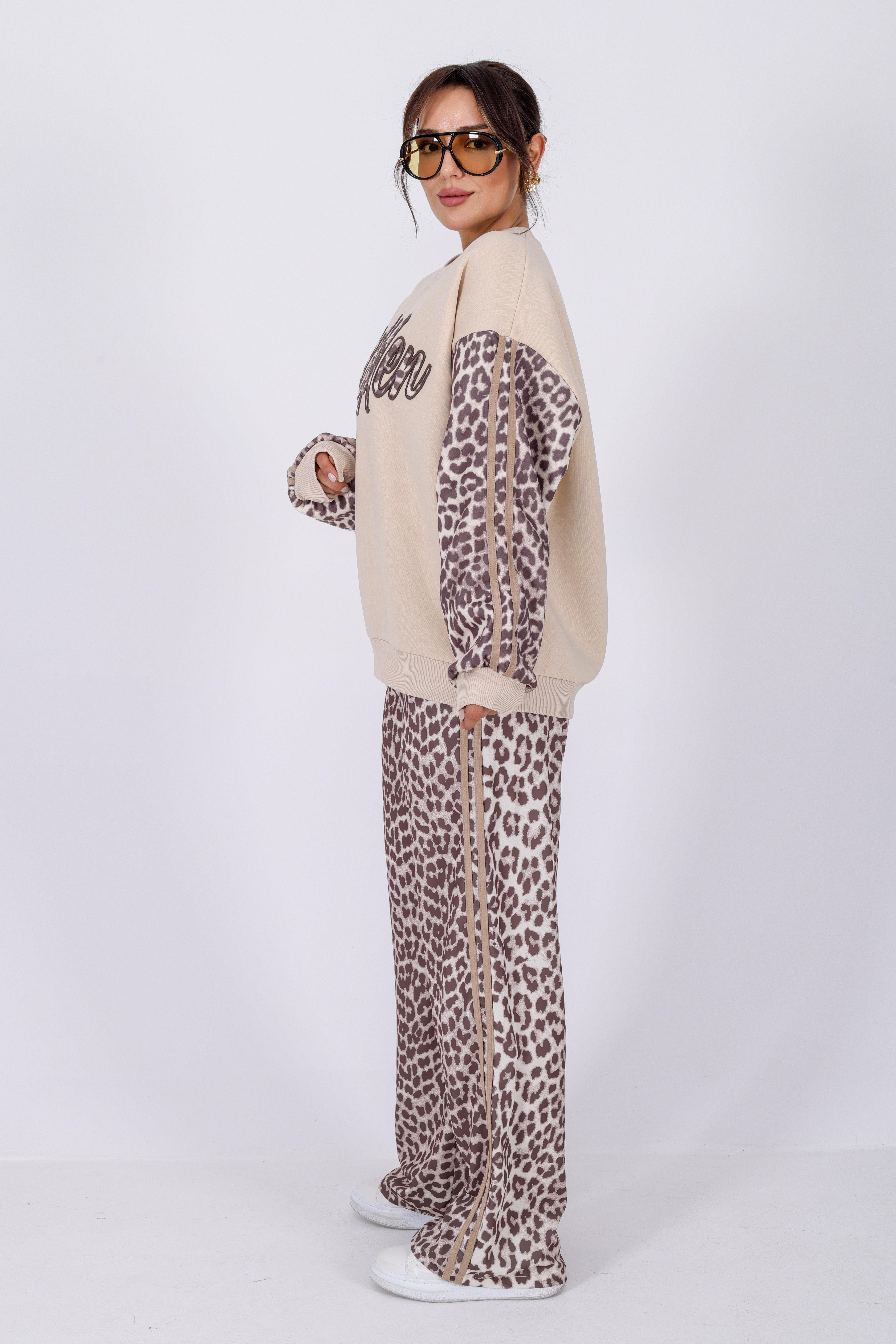 Kollar Leopar Garnili Yazılı Salaş Sweatshirt