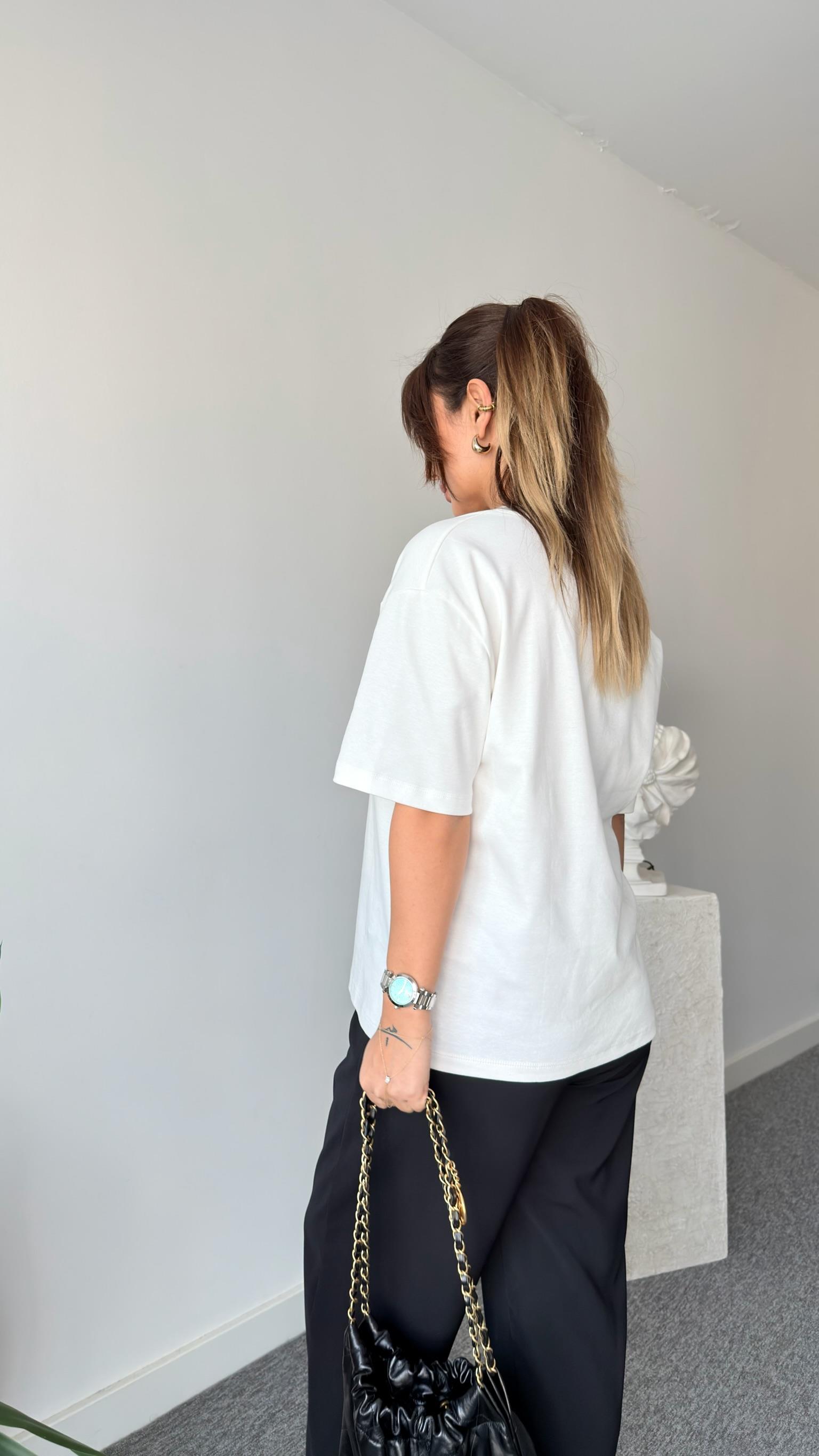 Beyaz V Yaka Basic Massi Tshirt