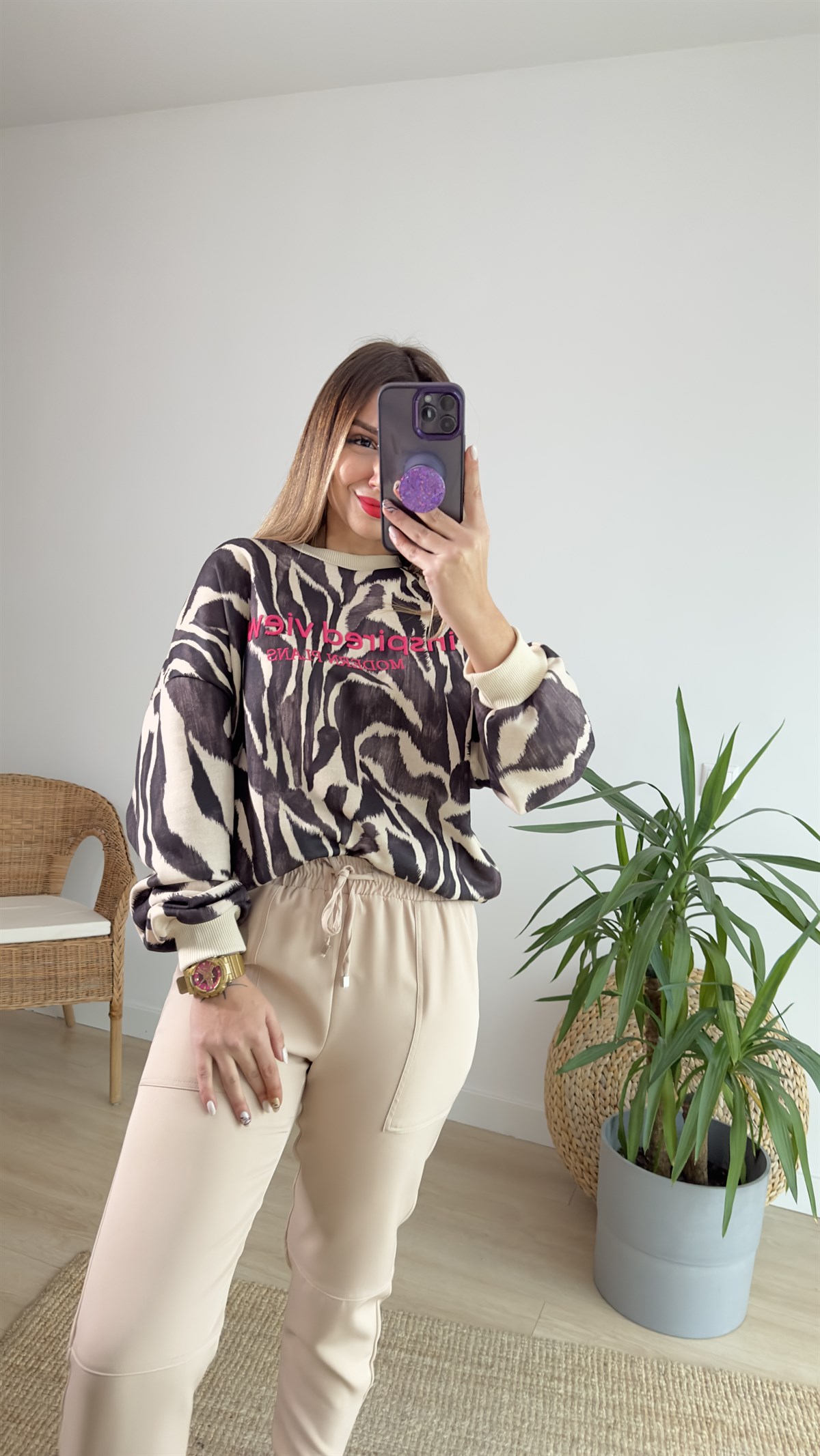 Kırmızı Nakış Yazılı Zebra Desenli Sweat