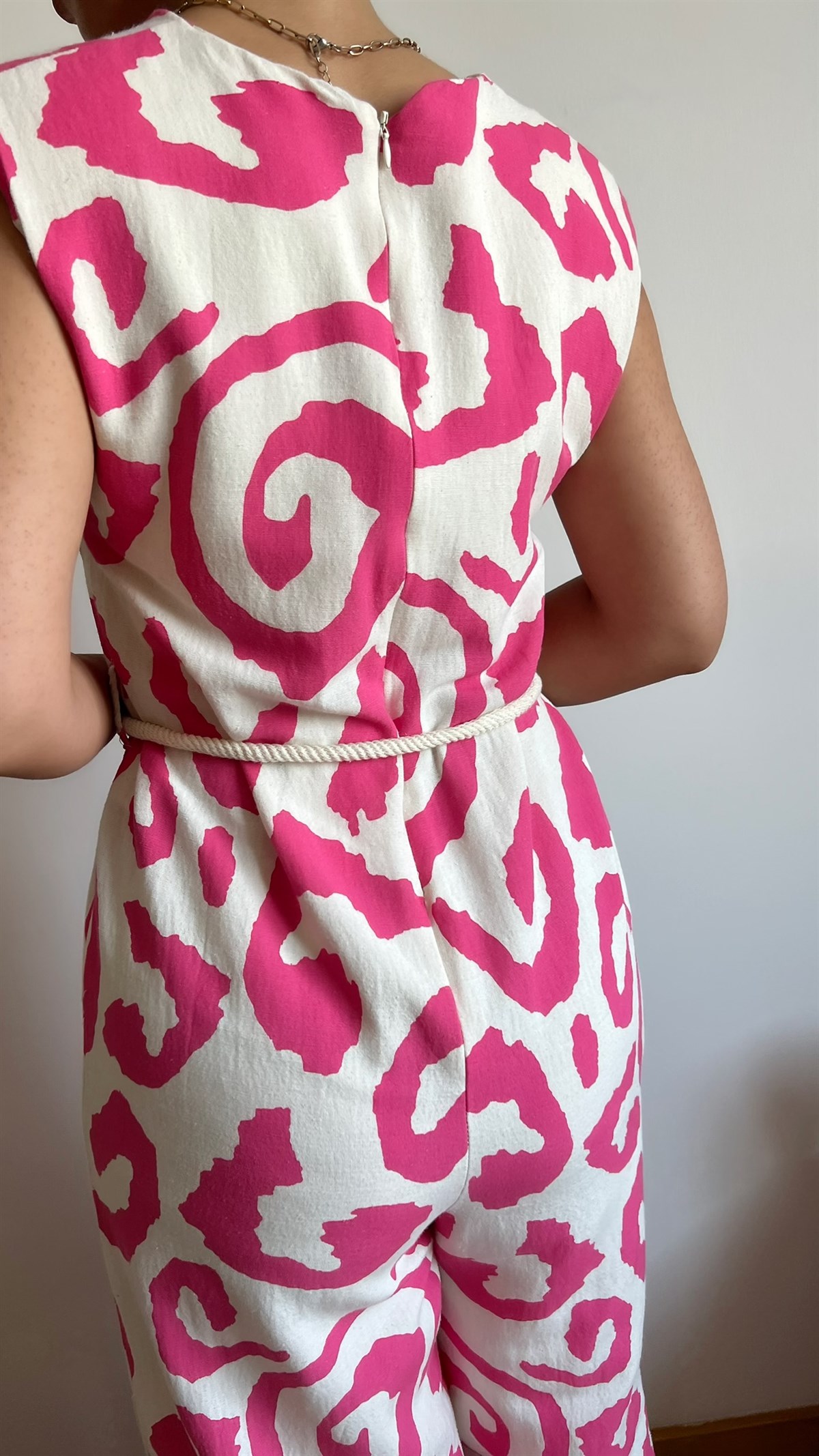 Halat Kemerli Pembe Desen Keten Tulum