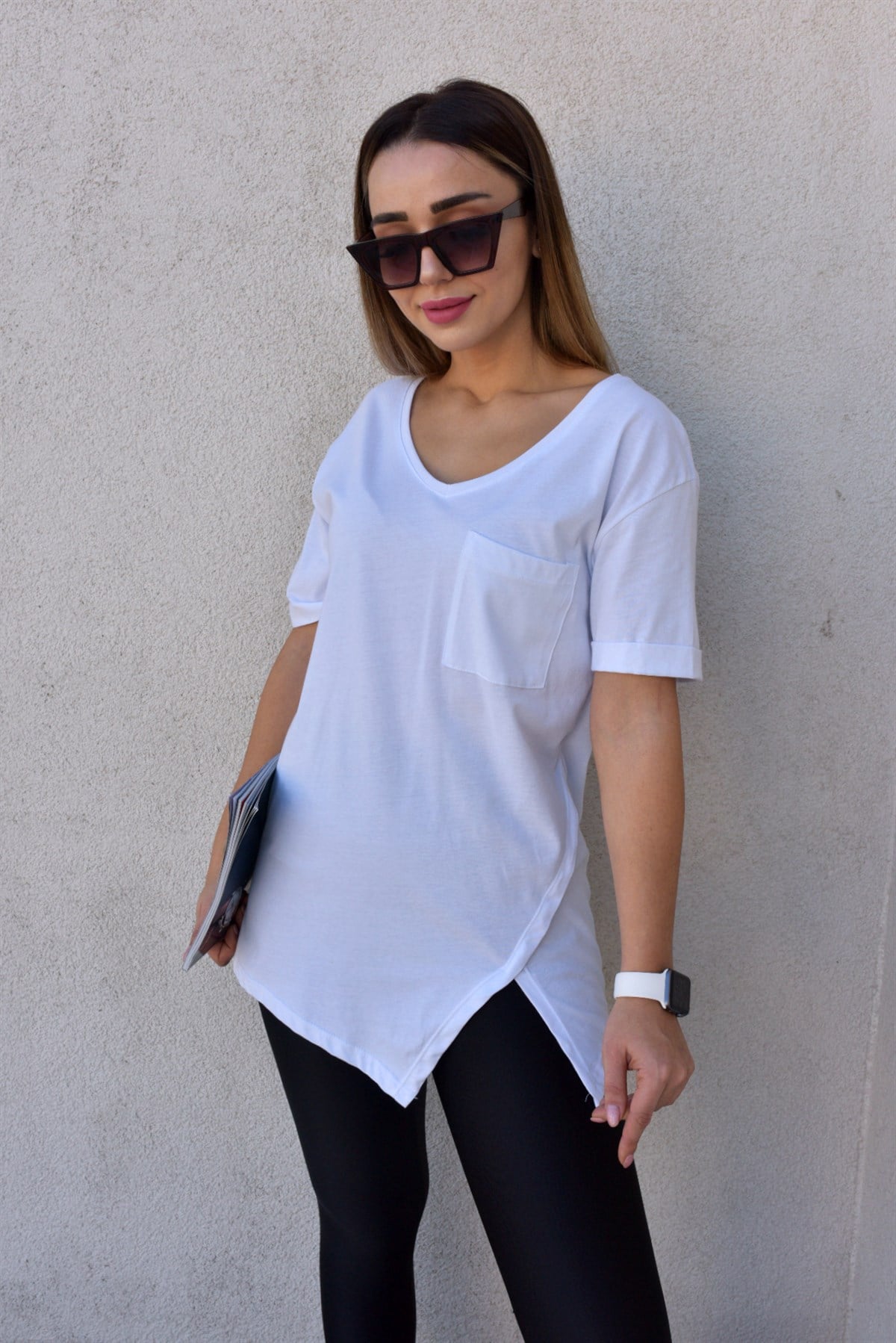 V Yaka Asimetrik Beyaz Tshirt