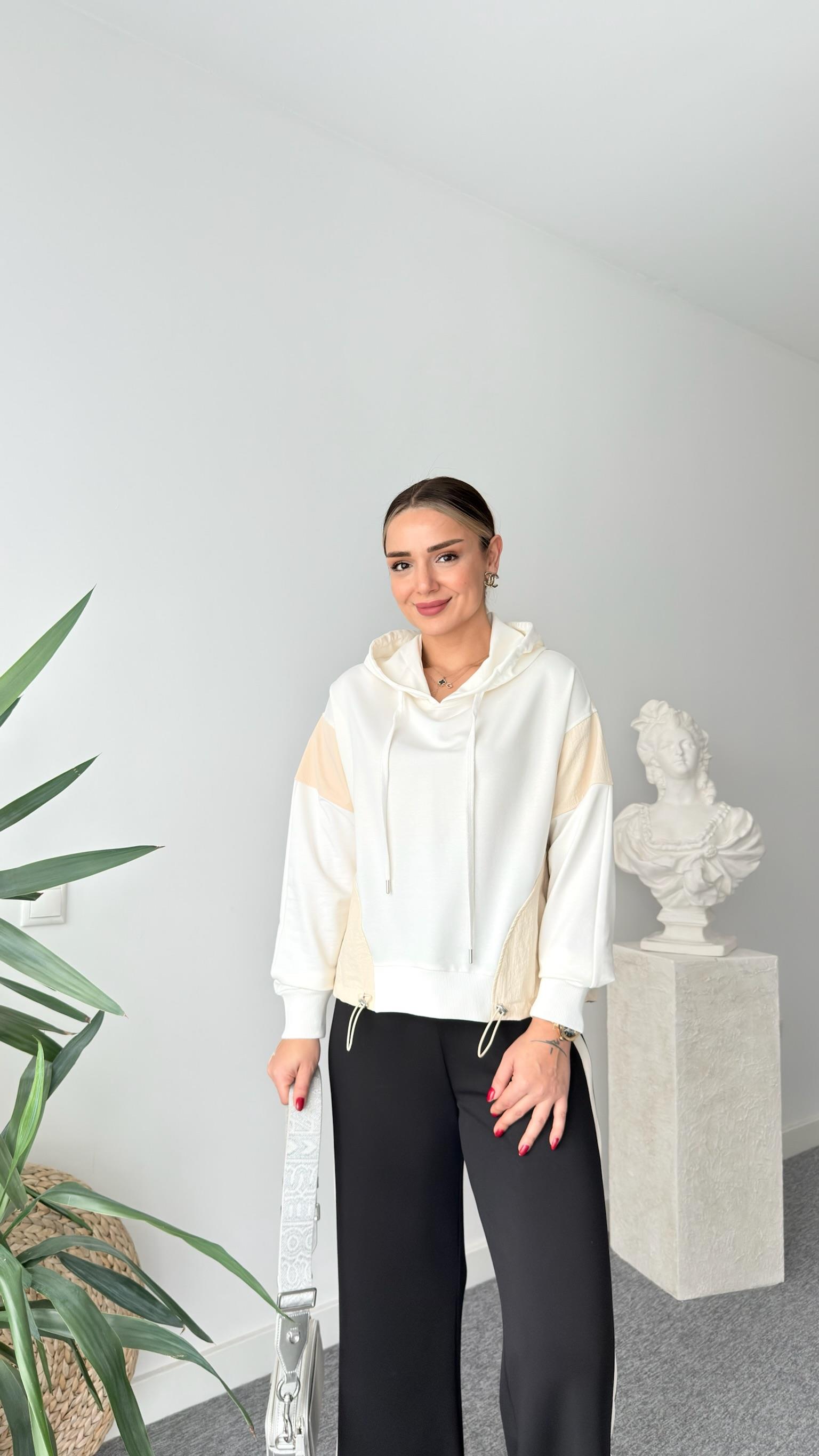 Alega Bej Paraşüt Detaylı Kapüşonlu Sweatshirt
