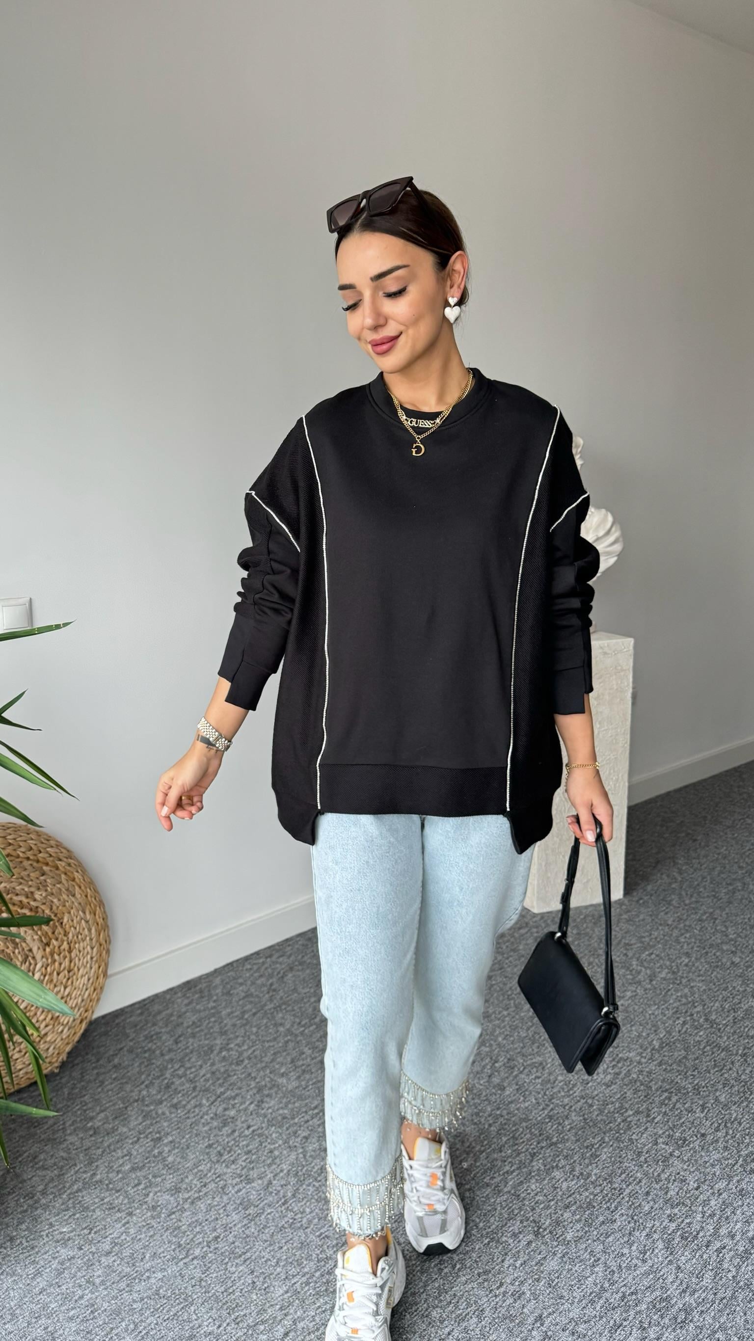 Yela Asimetrik Taş Detay Tasarım Siyah Sweat