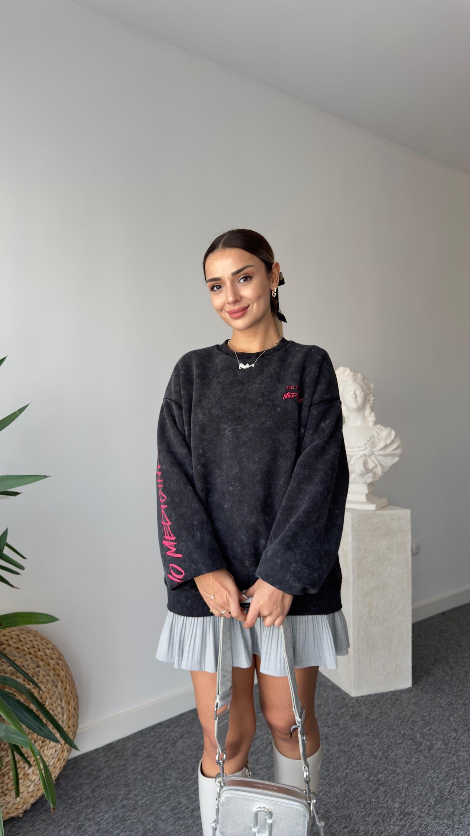 Blerin Pembe Yazı Detaylı Yıkamalı Sweat