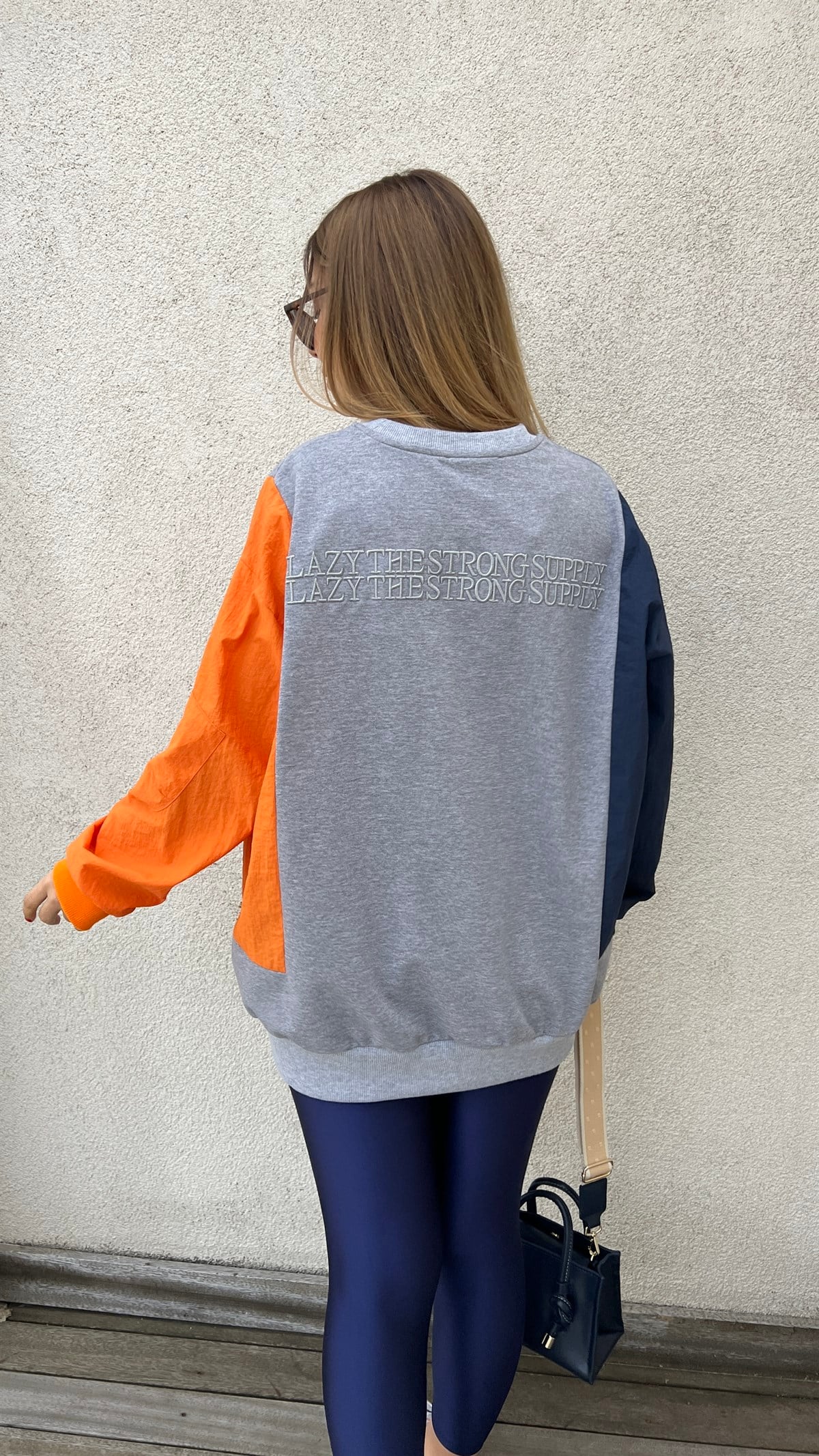  Kolları Renkli Gri Tasarım Sweatshirt
