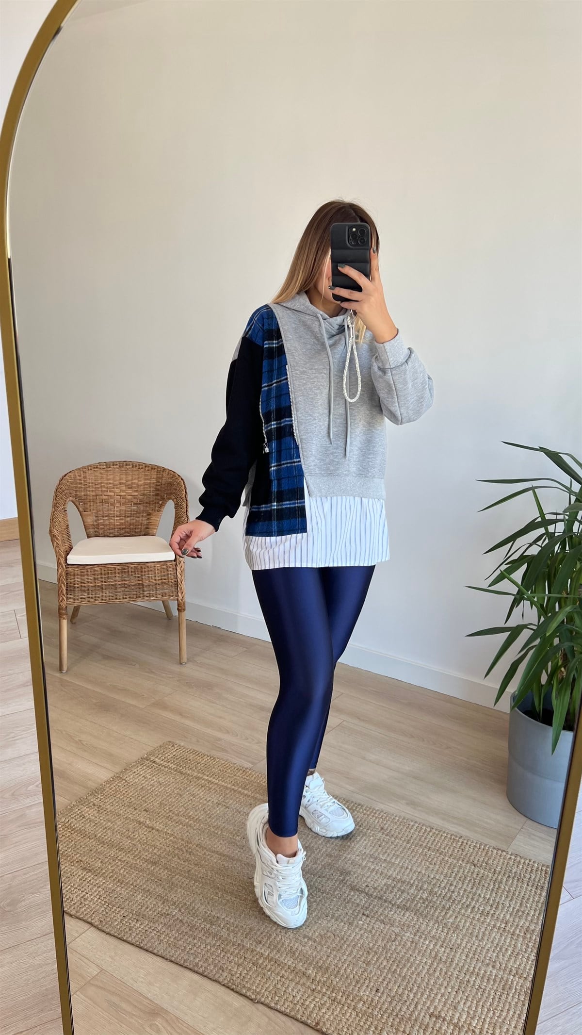 Şardonlu Gri Tasarım Sweatshirt