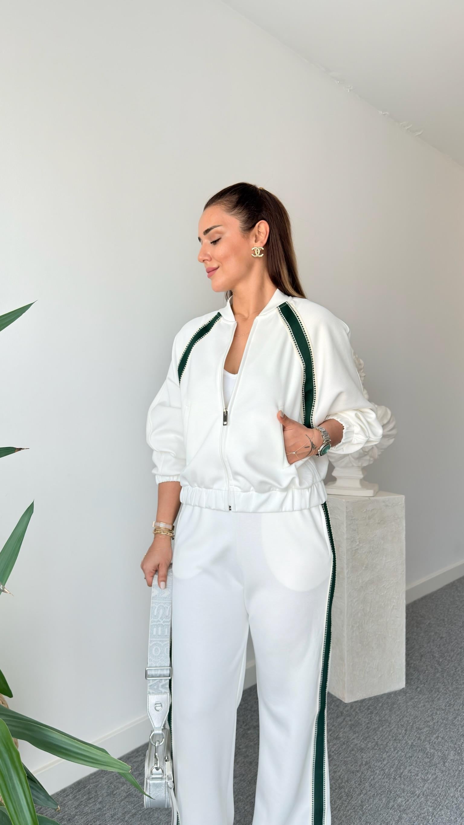Beyaz Oys Model Şerit Detaylı Modal Takım