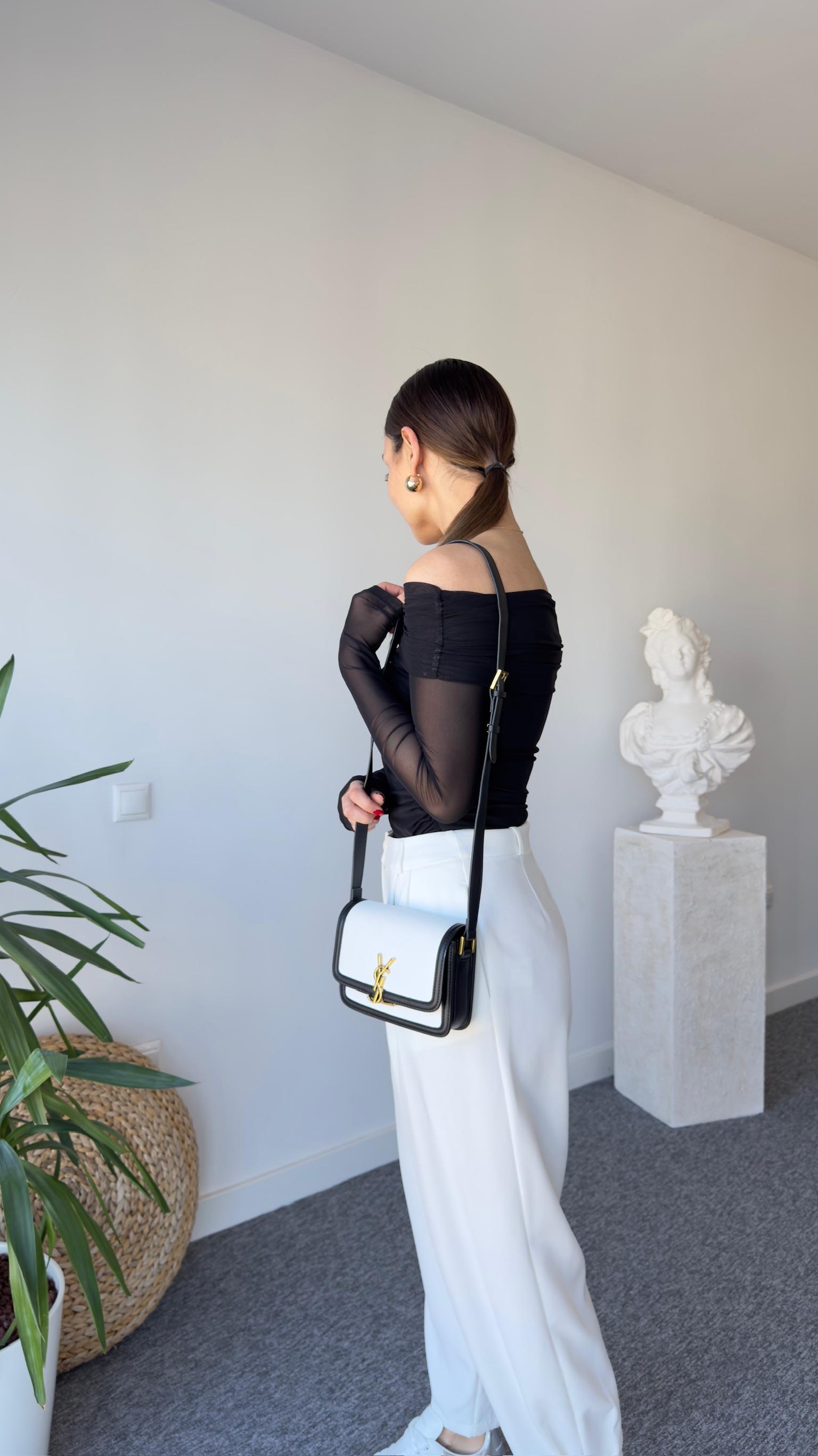 Madonna Yaka Büzgülü Siyah Bluz