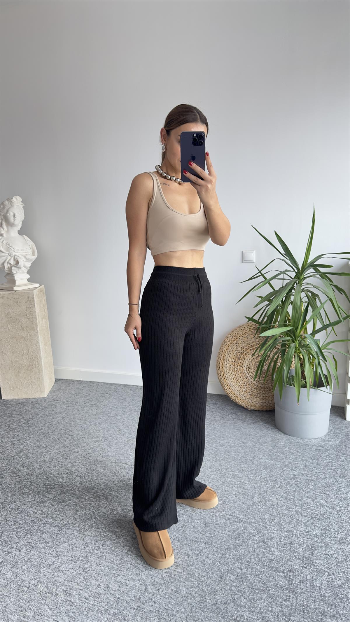 Elin Siyah Triko Pantolon