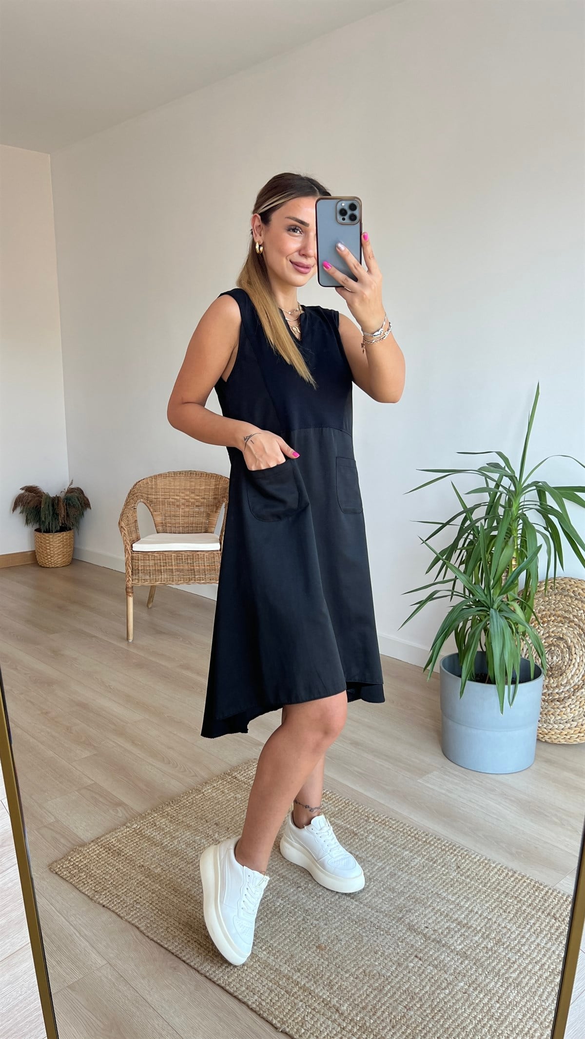 Poplin Detaylı Cepli Siyah Elbise 