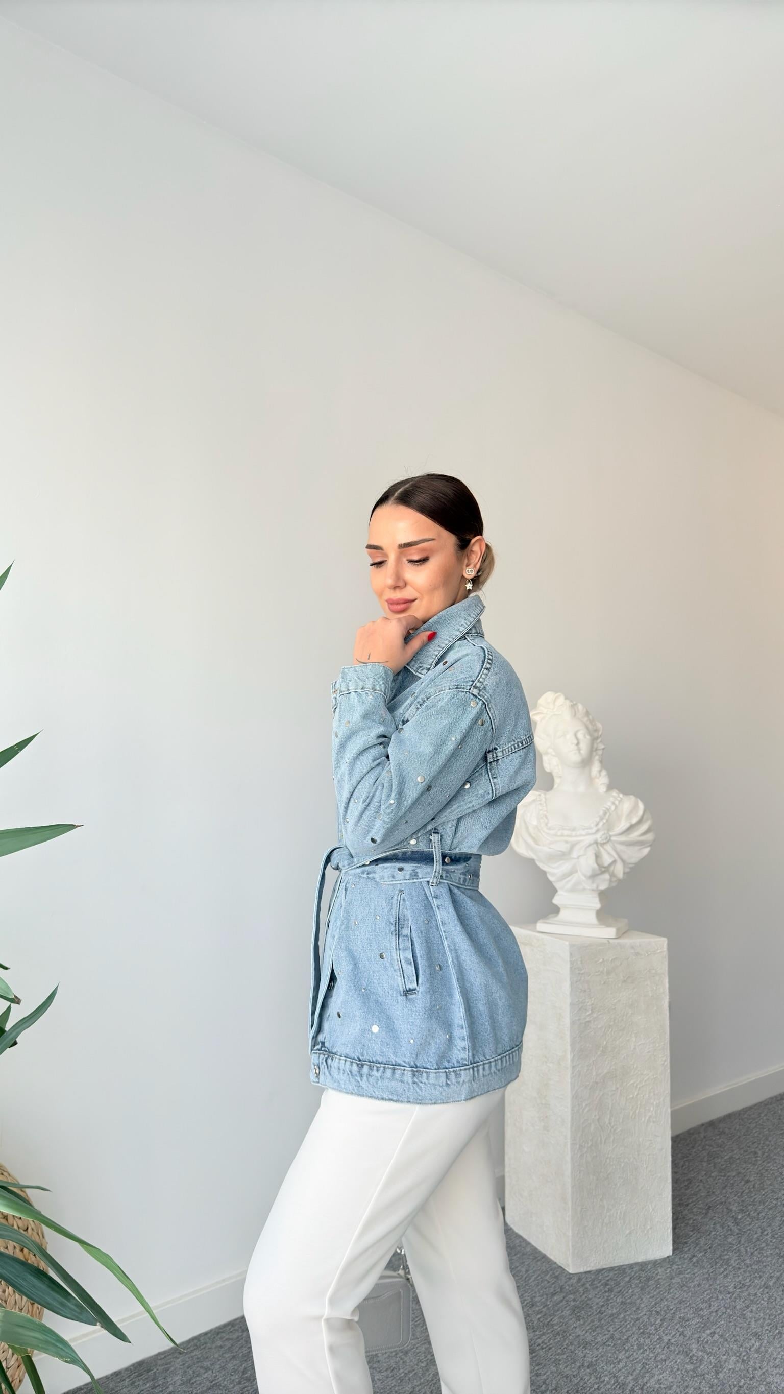 Matin Zımbalı Kuşak Detaylı Jean Ceket