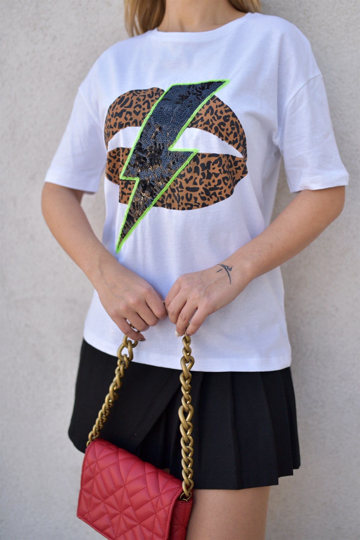 Pul İşlemeli Leopar Baskı Tshirt