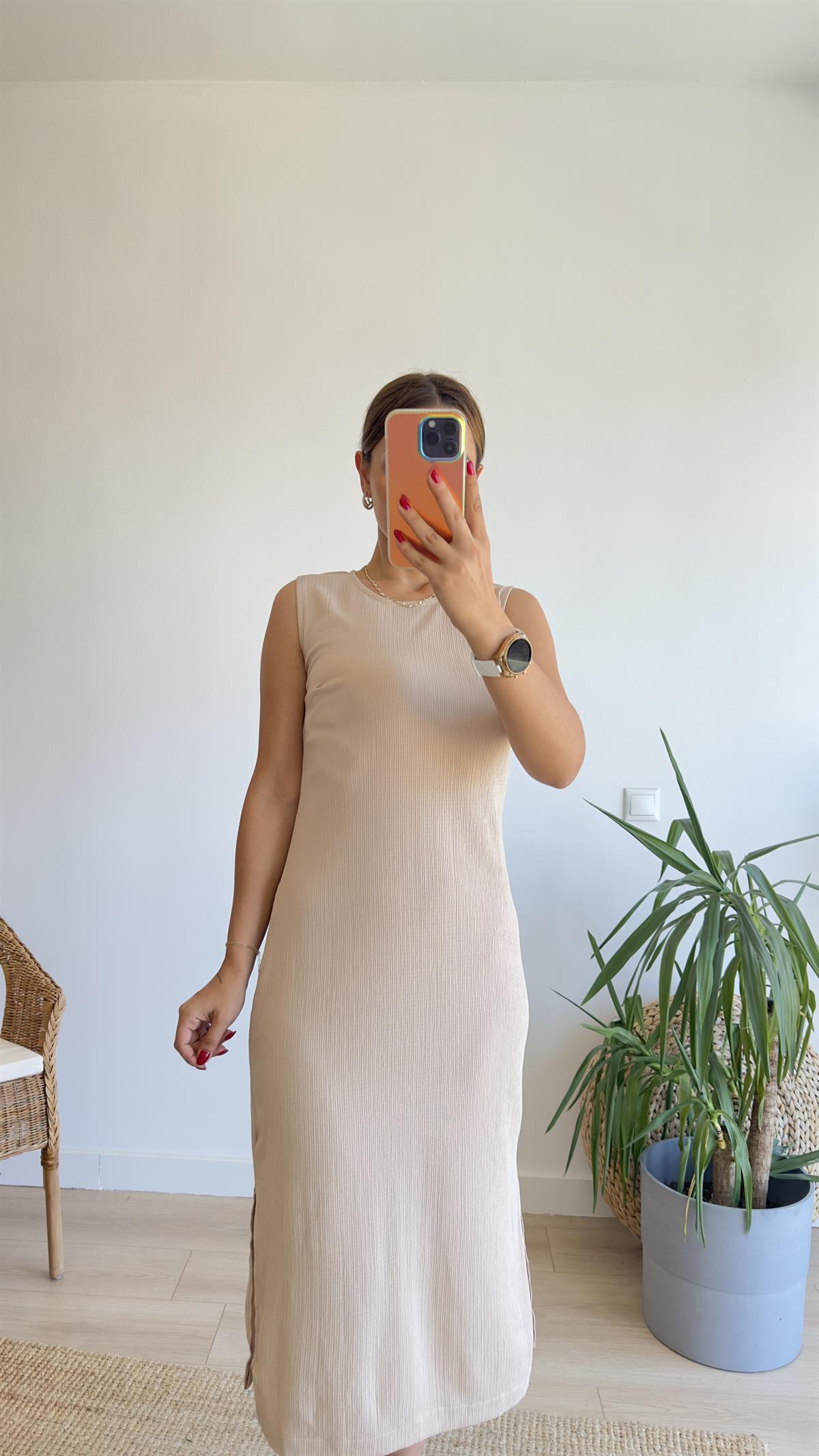 Yırtmaçlı Bej Basic Elbise