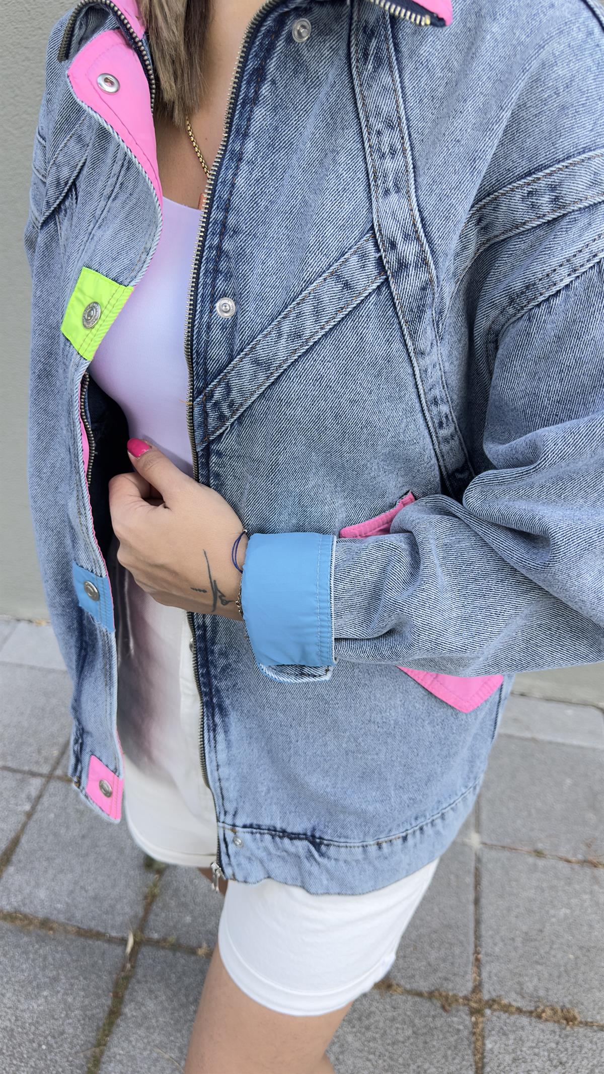 Rosy Renk Detaylı Jean Ceket