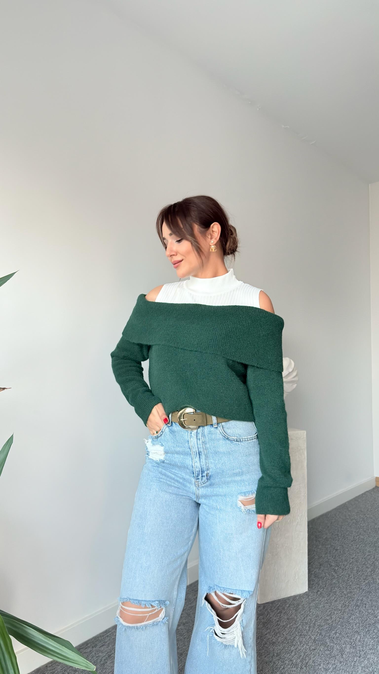 Yeşil Madonna Yaka Triko Kazak