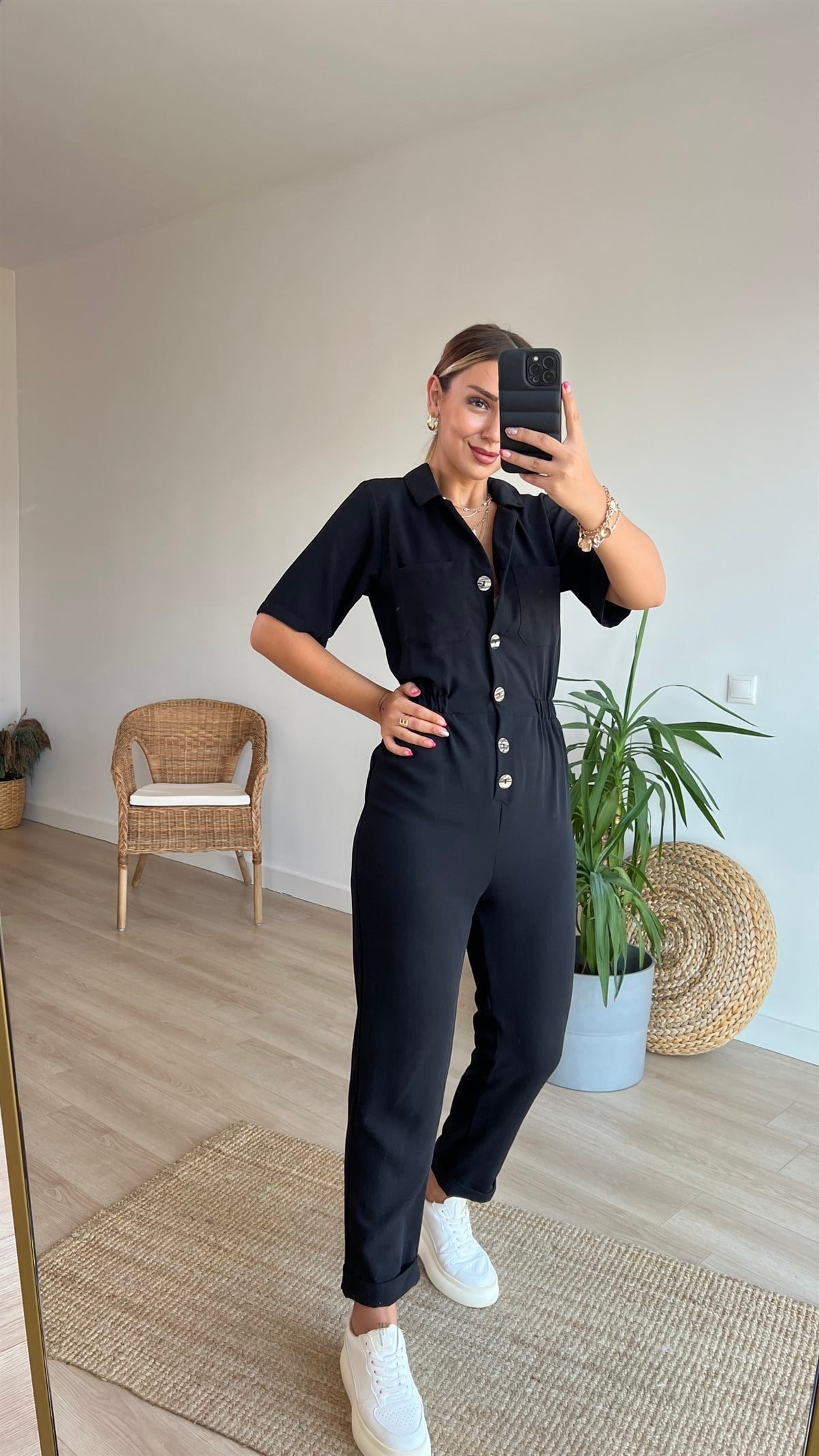 Düğme Detaylı Beli Lastikli Siyah Tulum