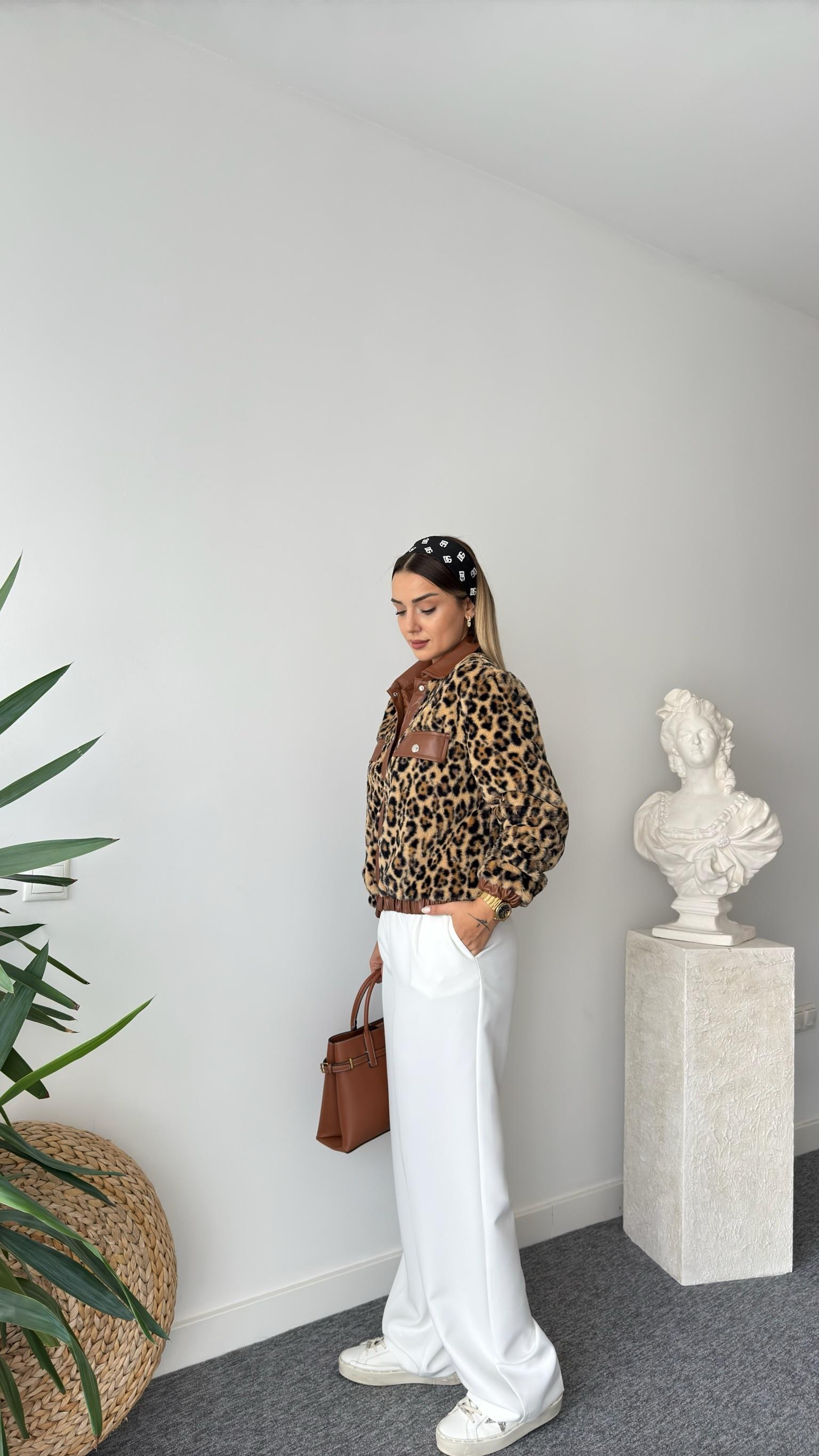 Deri Detaylı Peluş Leopar Ceket
