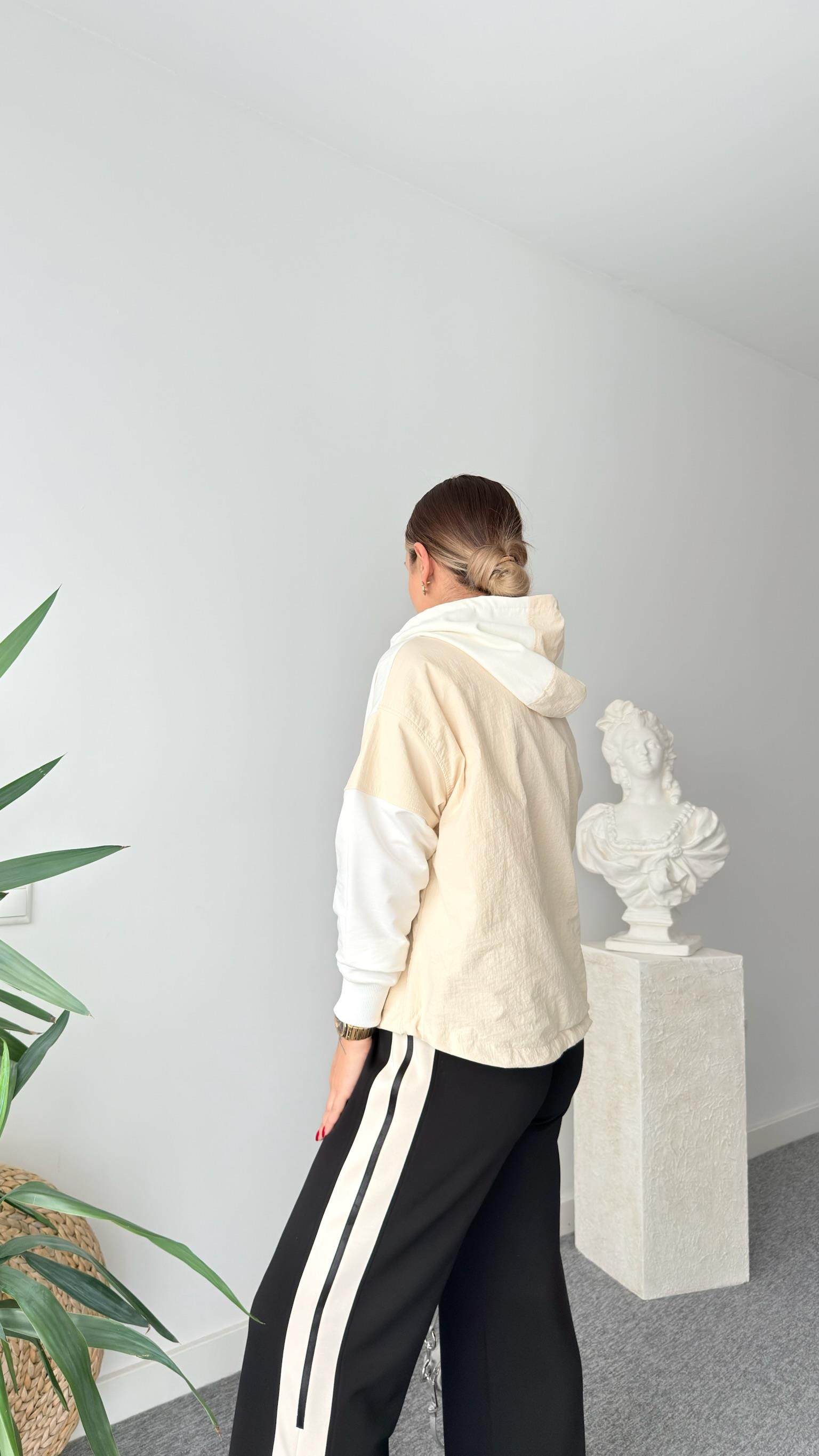 Alega Bej Paraşüt Detaylı Kapüşonlu Sweatshirt