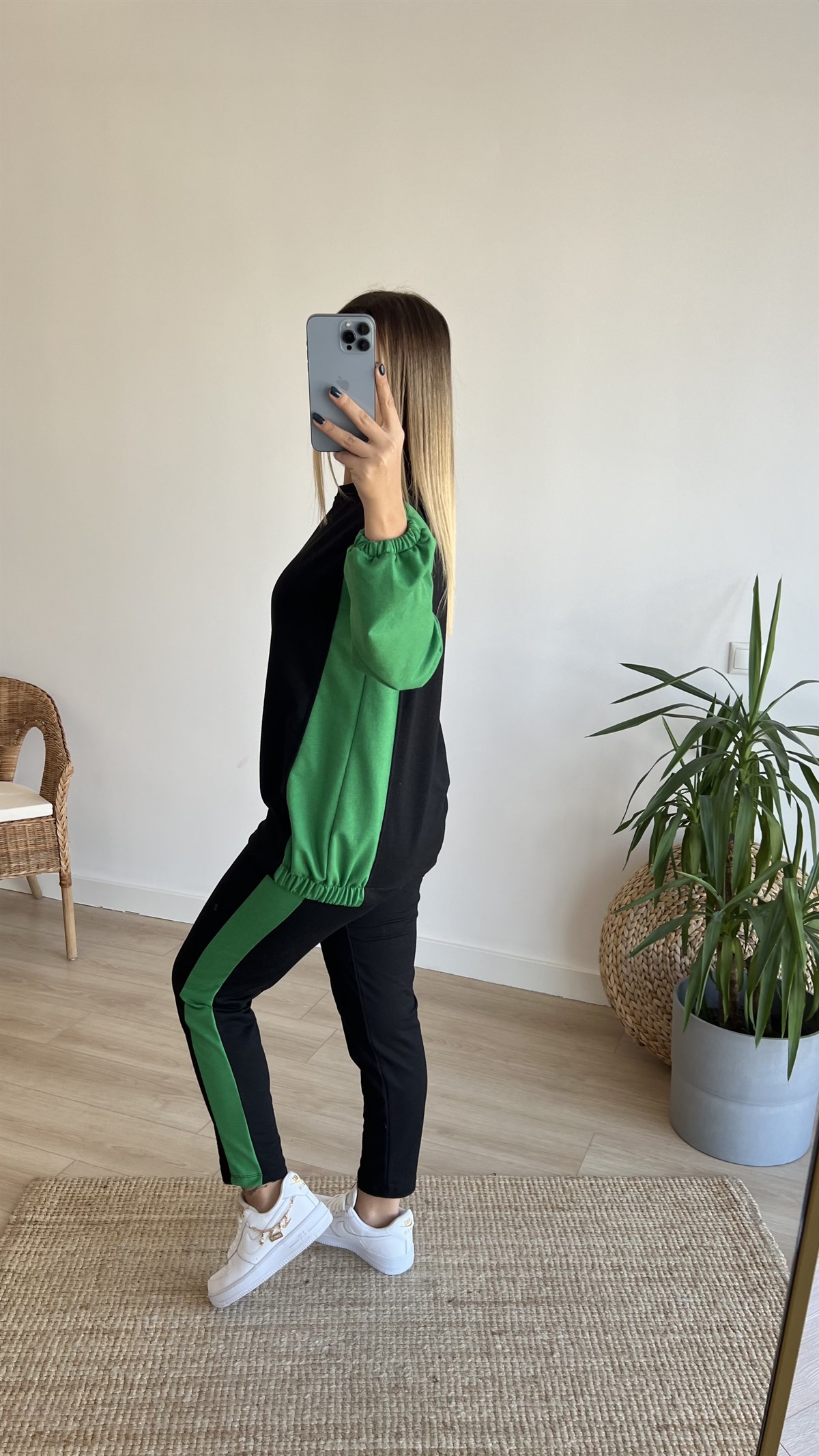 Renkli Şerit Detaylı İki İplik Eşofman Takımı