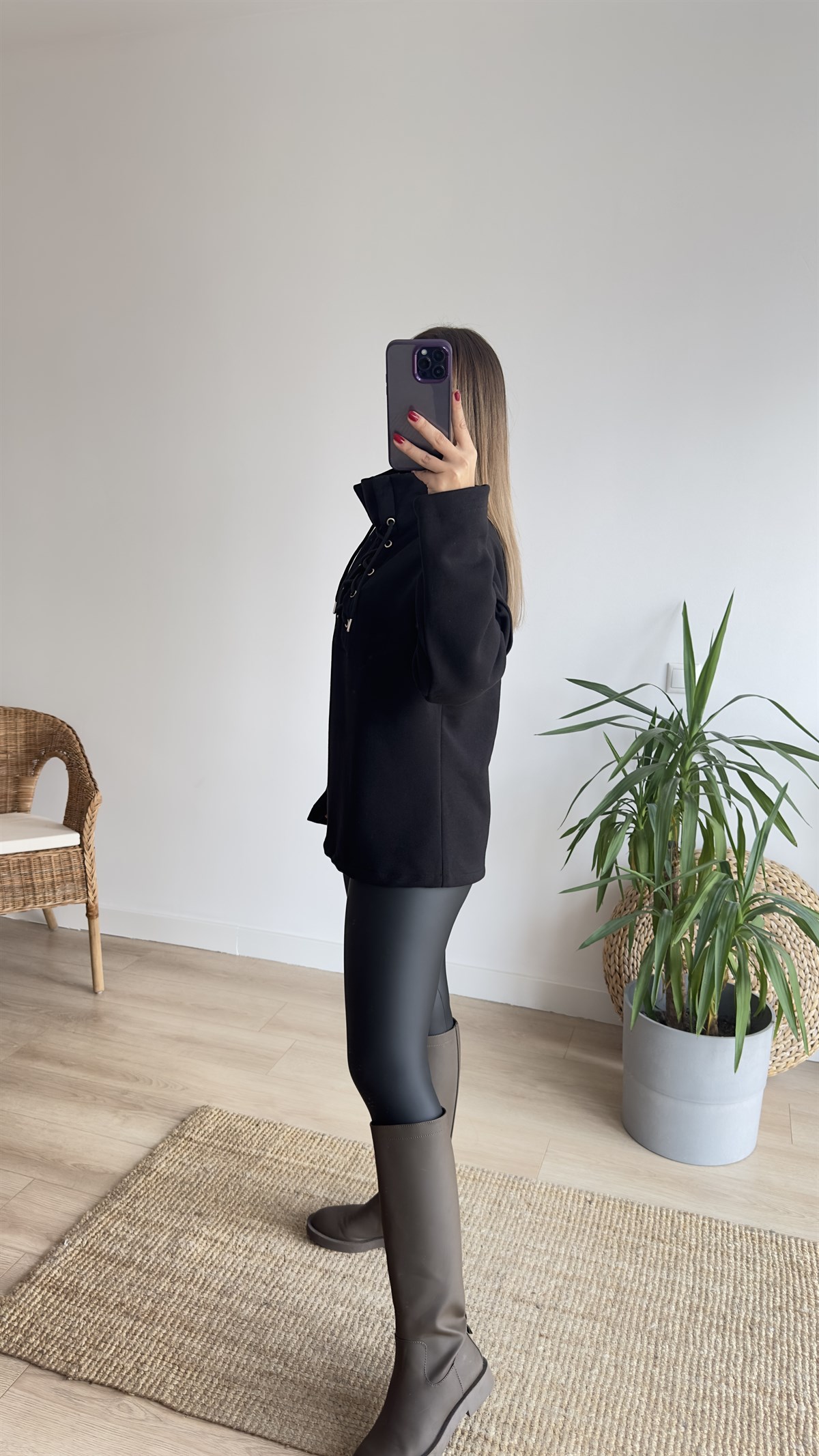 Dik Yaka İpli Siyah Sweat