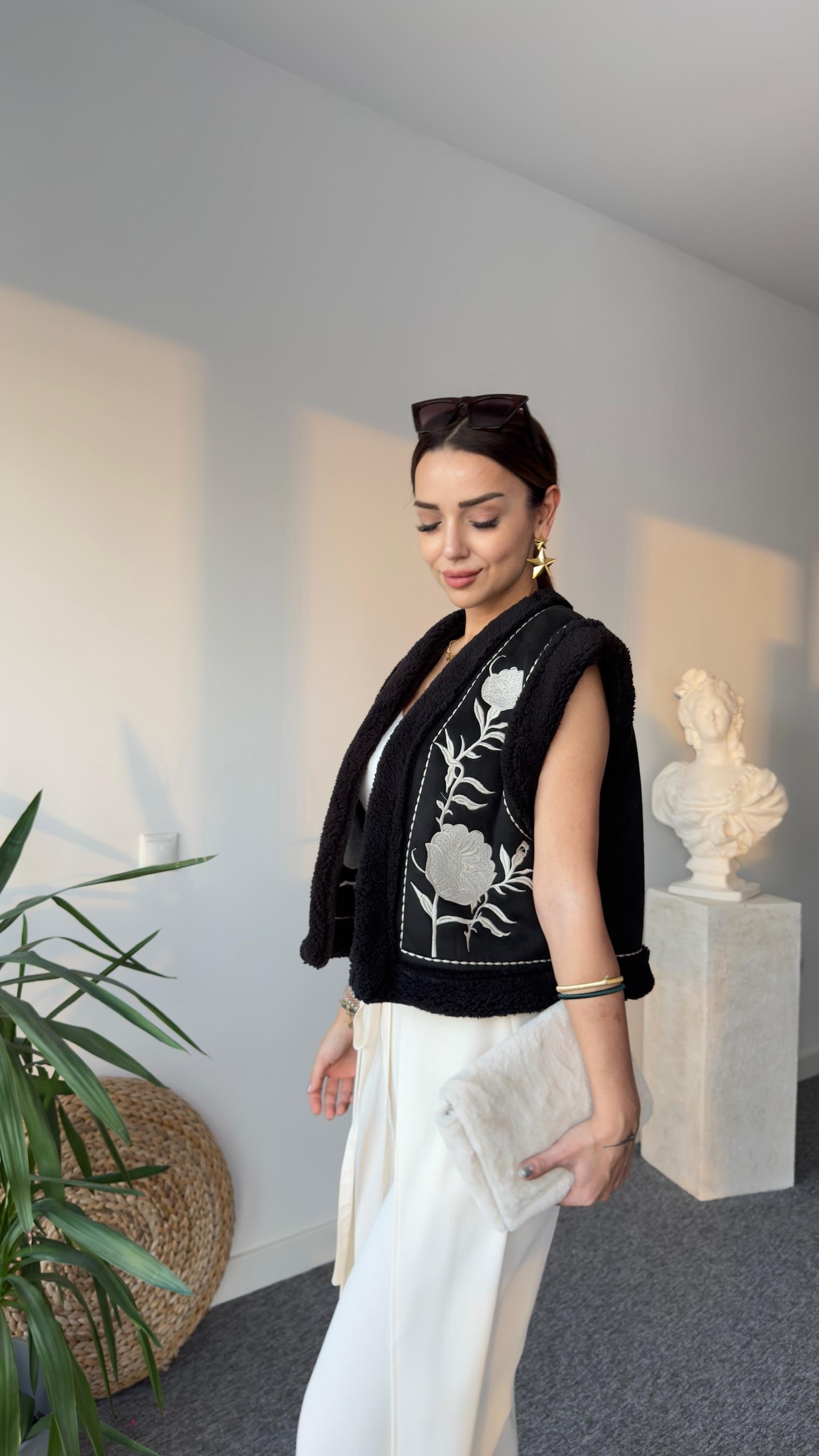 İçi Kürklü Nakış Detay Zra Model Yelek